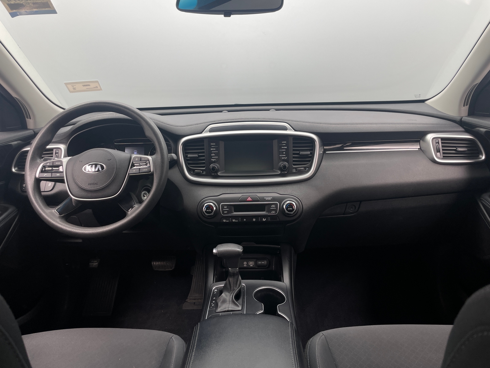 Thumbnail: 2019 Kia Sorento - 3
