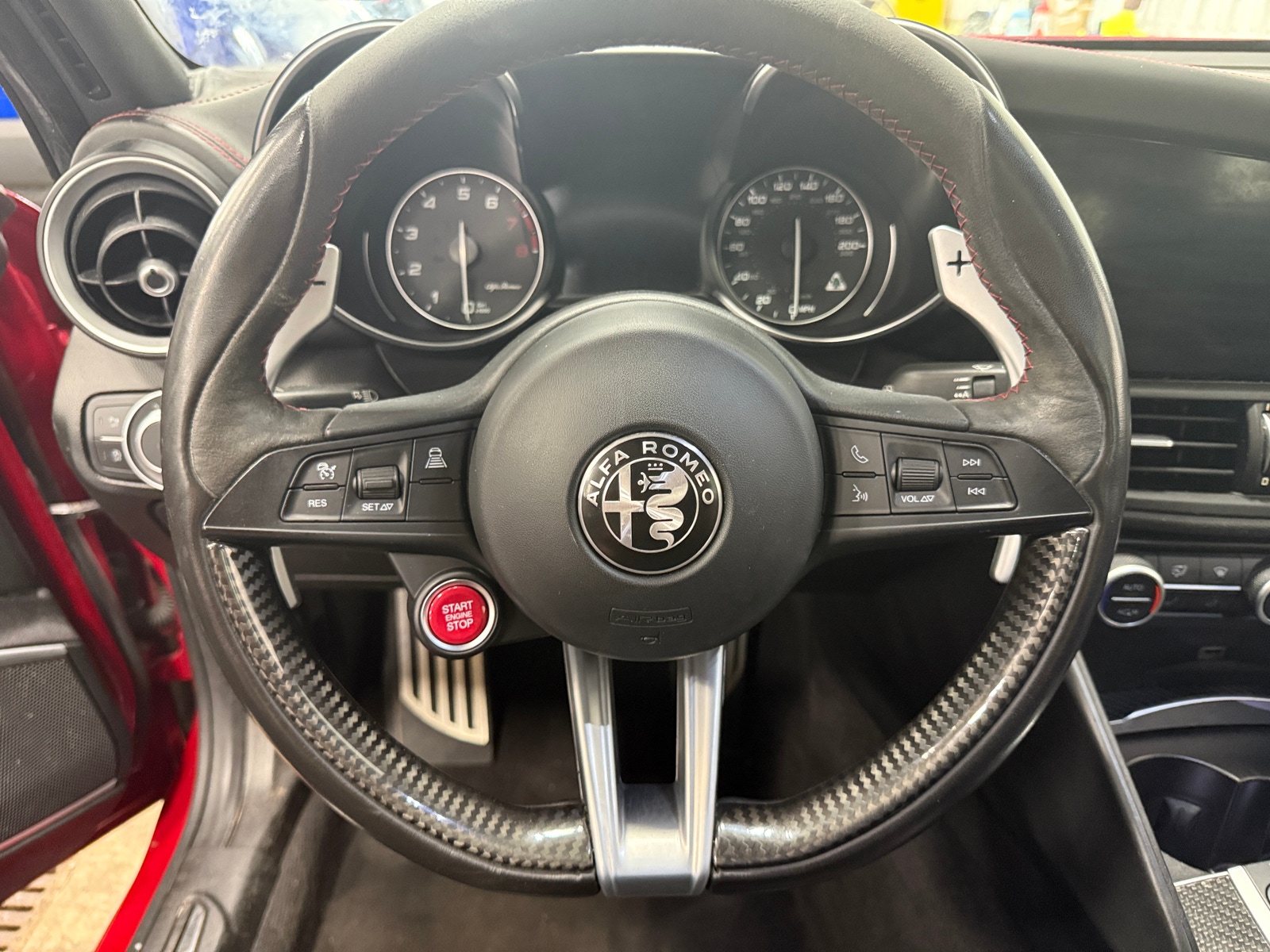 Thumbnail: 2017 Alfa Romeo Giulia - 4
