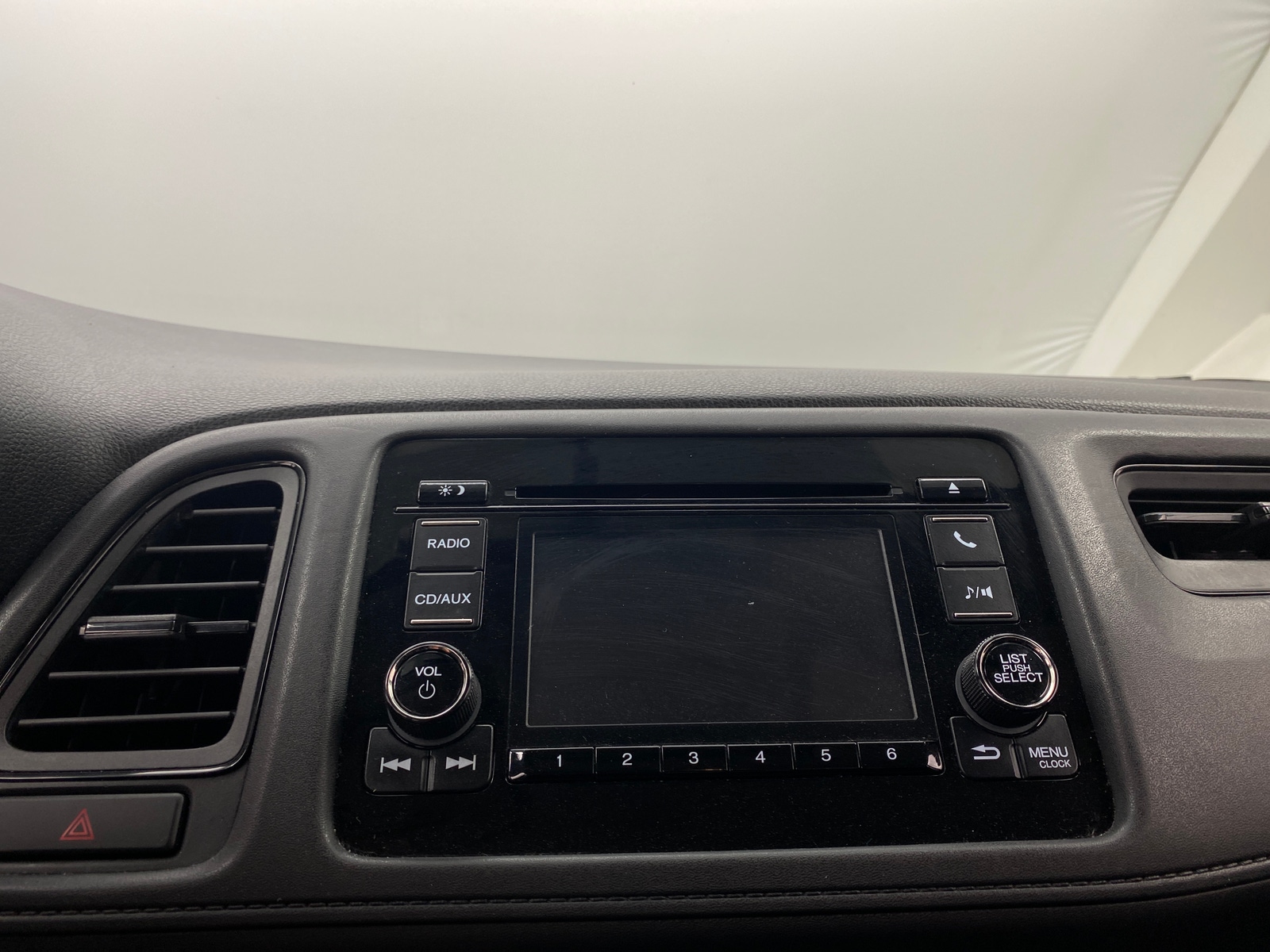 Thumbnail: 2016 Honda HR-V - 4