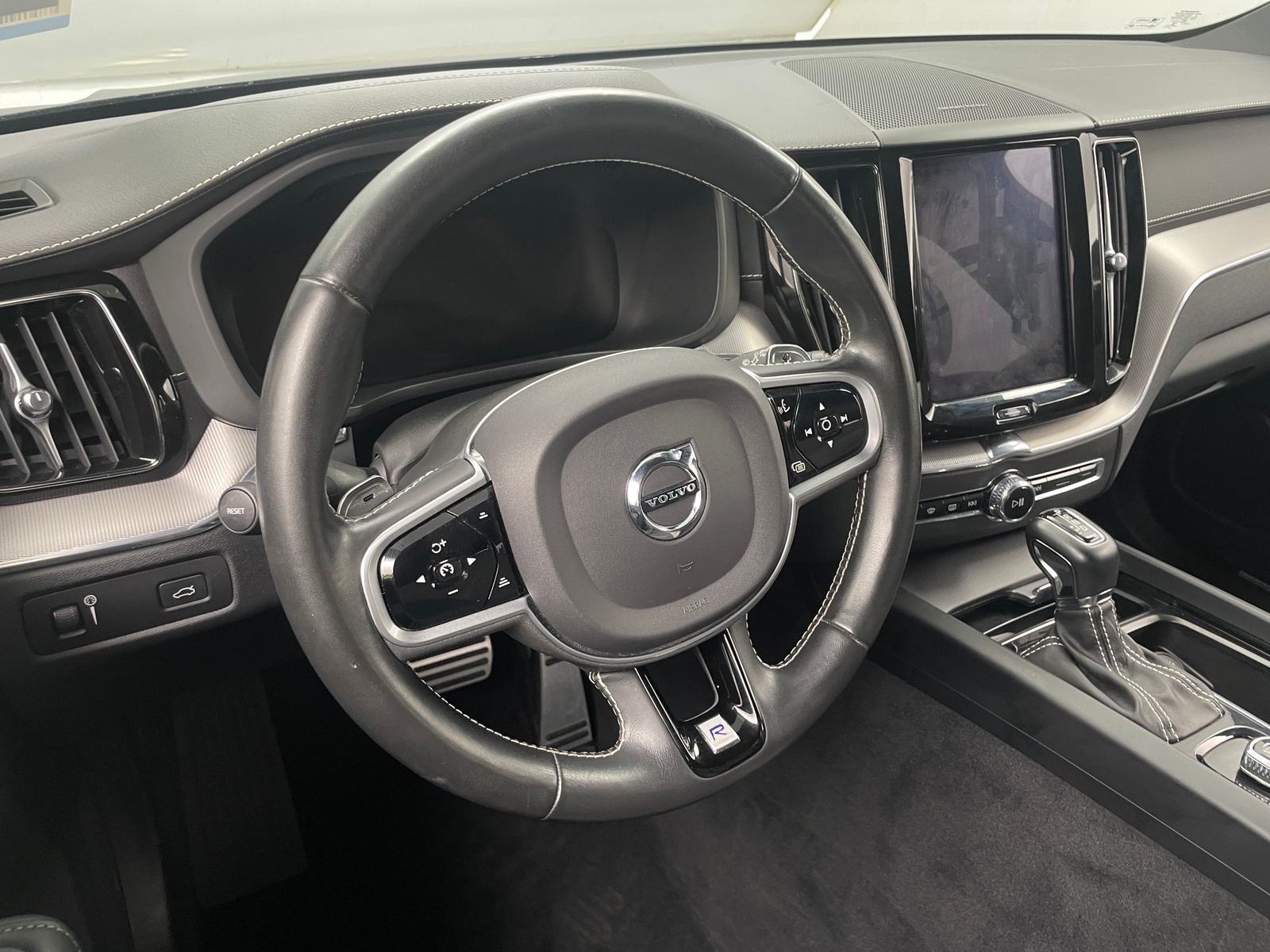 Thumbnail: 2020 Volvo XC60 - 4