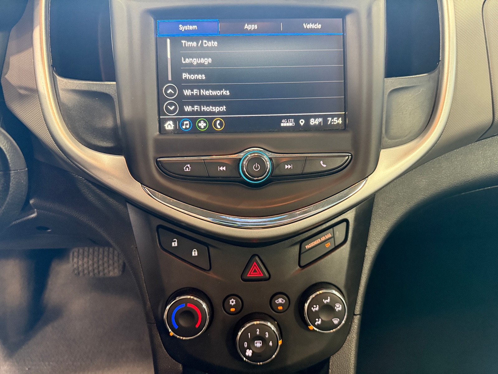 Thumbnail: 2018 Chevrolet Sonic - 4