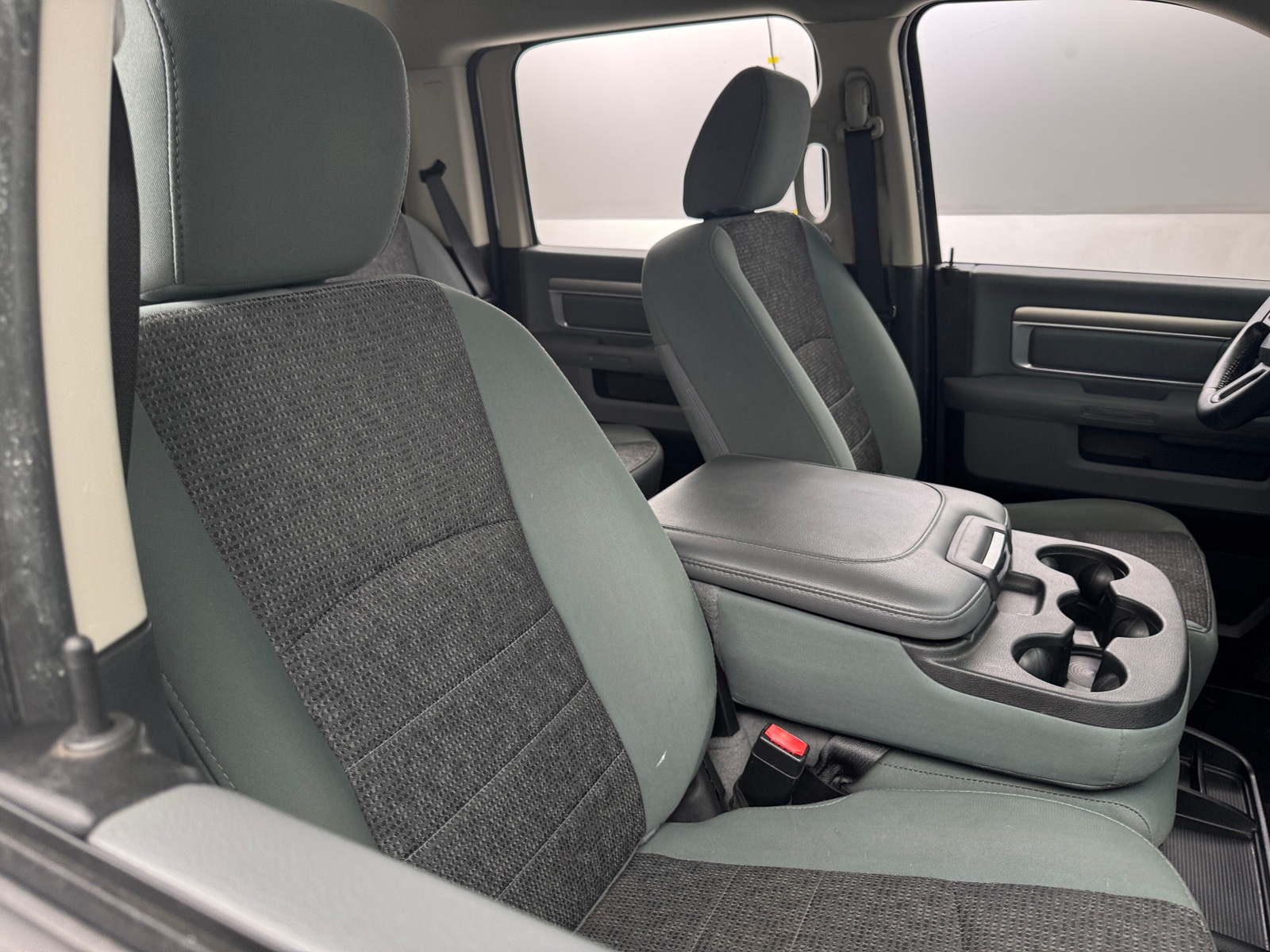 Thumbnail: 2019 RAM 1500 Classic - 2
