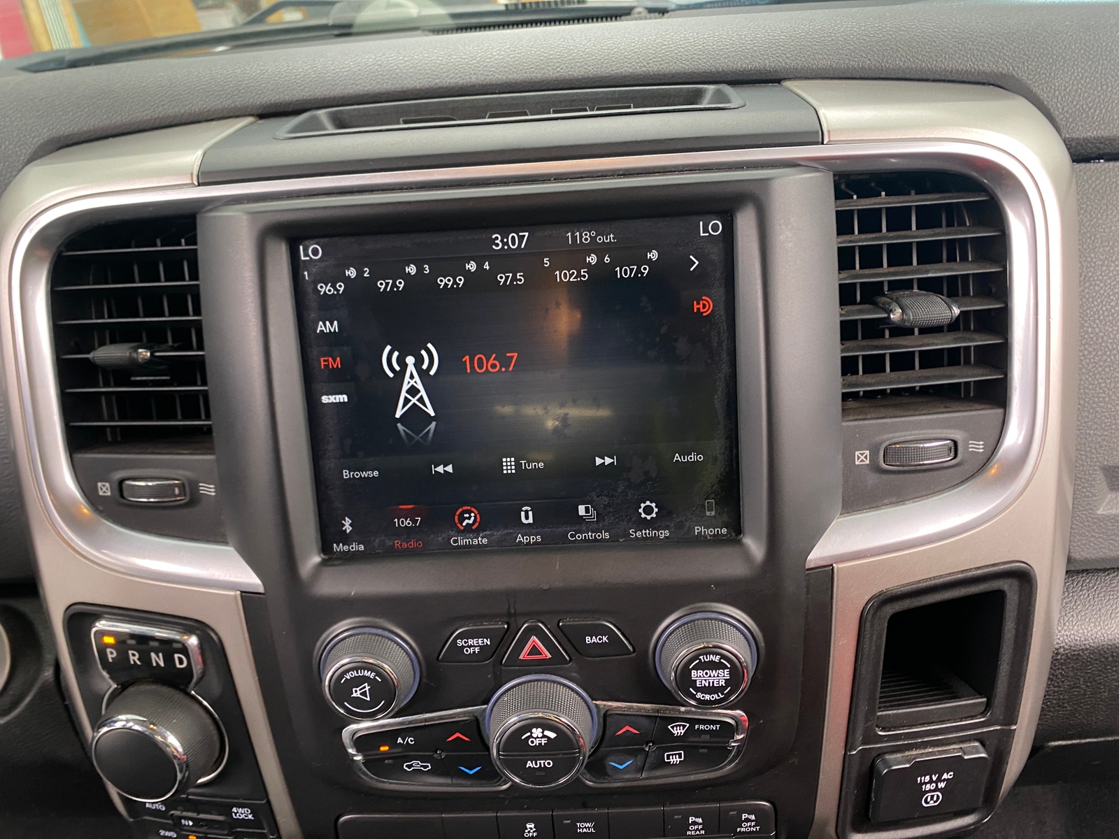 Thumbnail: 2019 RAM 1500 Classic - 4