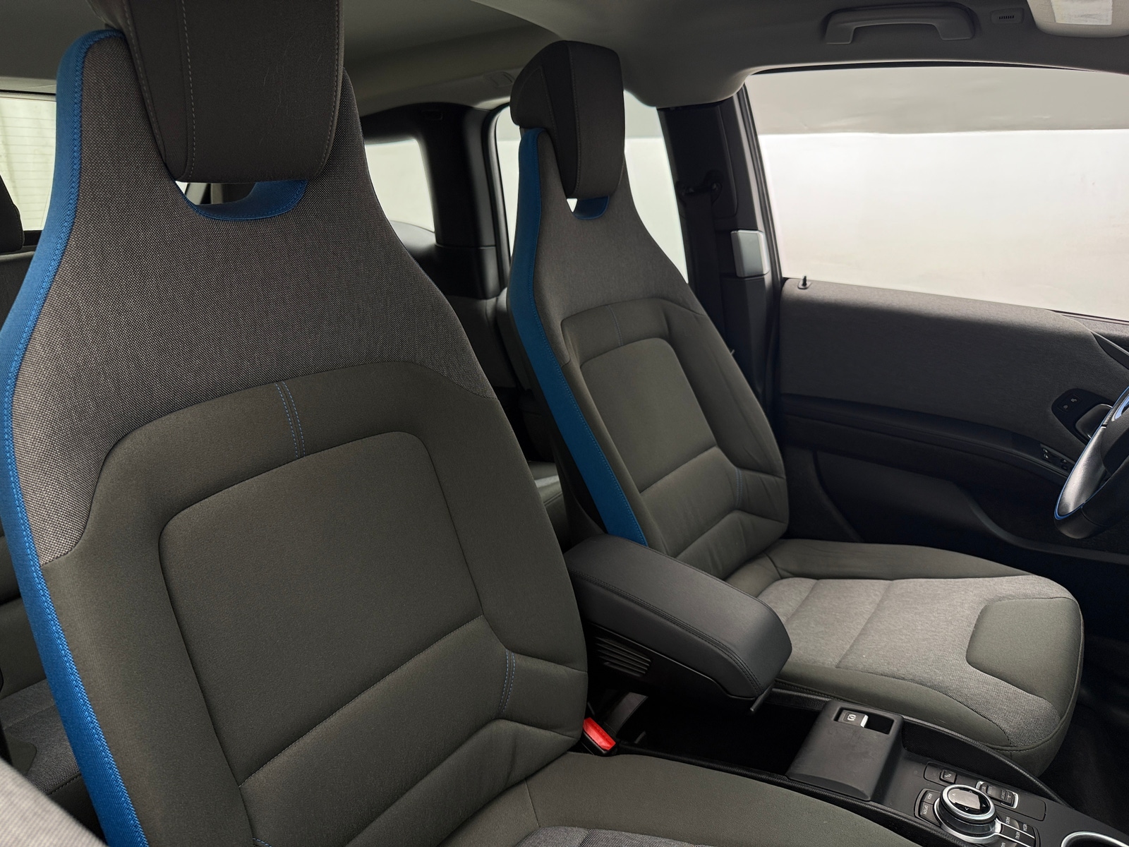 Thumbnail: 2017 BMW i3 - 2