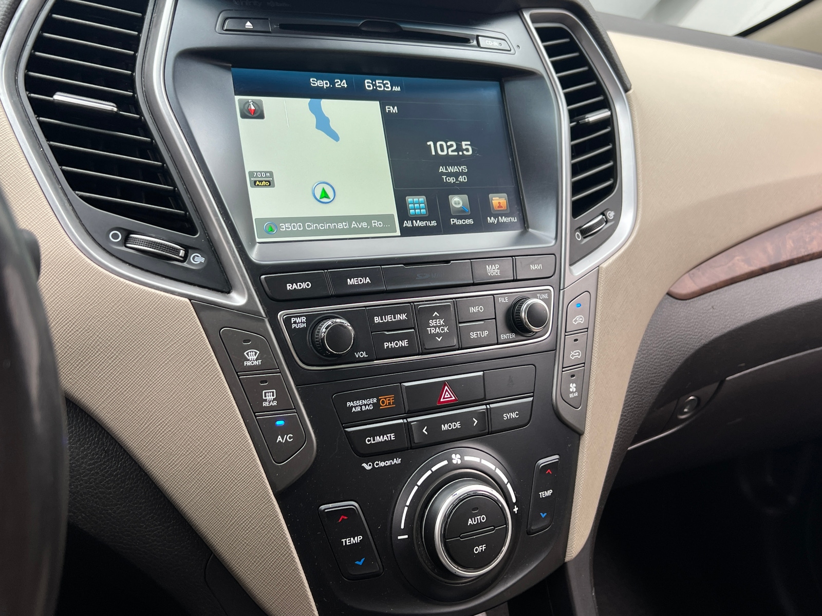 Thumbnail: 2017 Hyundai Santa Fe - 3