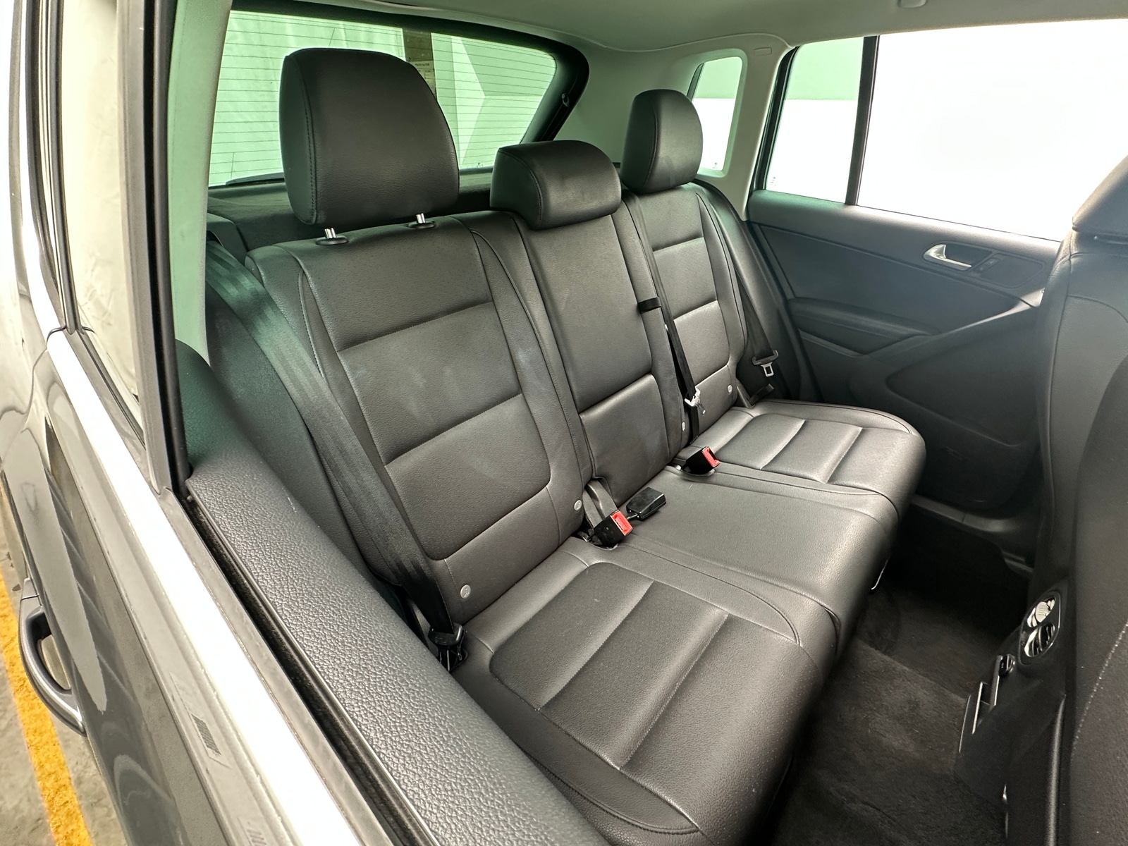 Thumbnail: 2014 Volkswagen Tiguan - 6