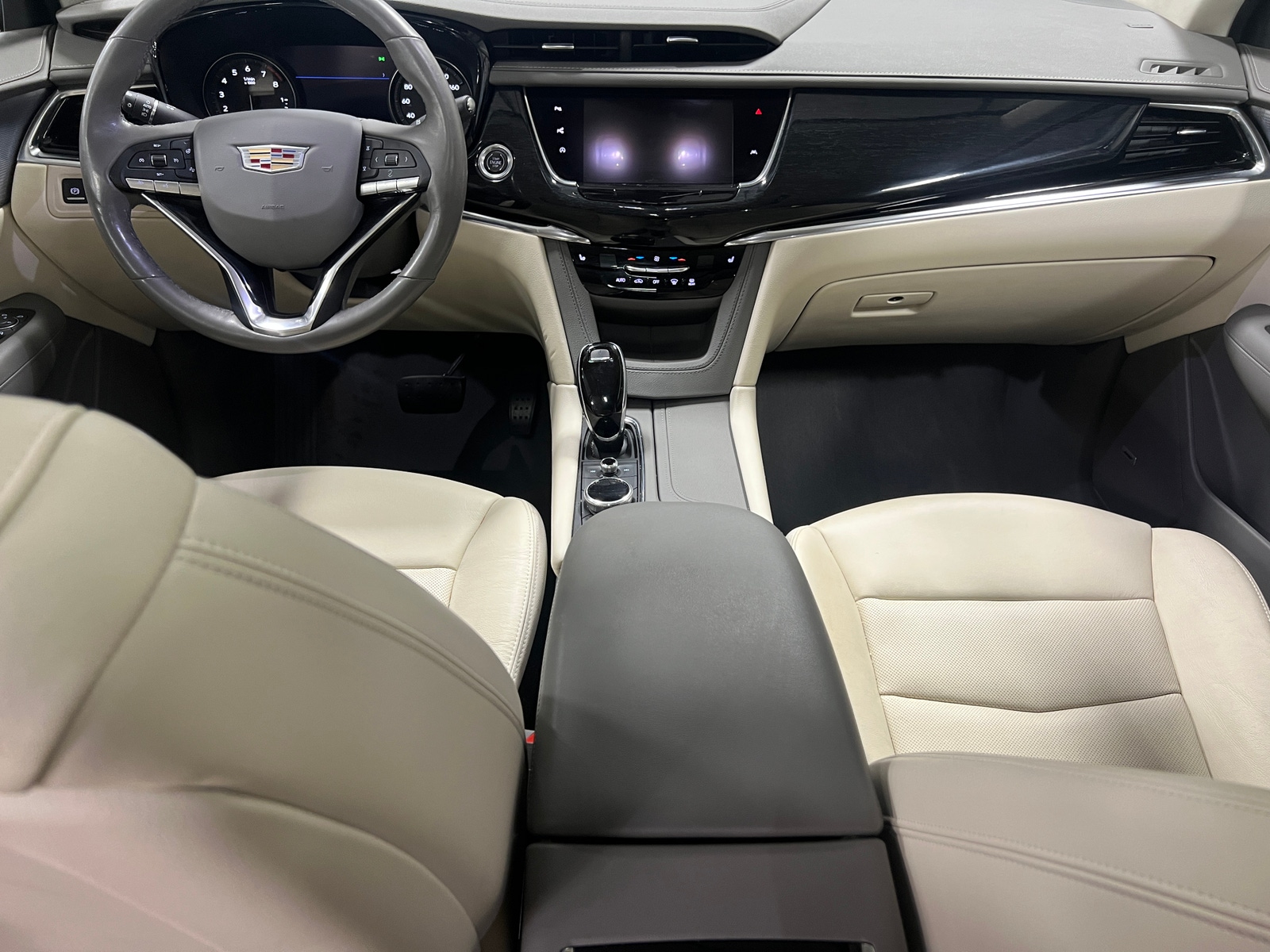 Thumbnail: 2020 Cadillac XT6 - 2