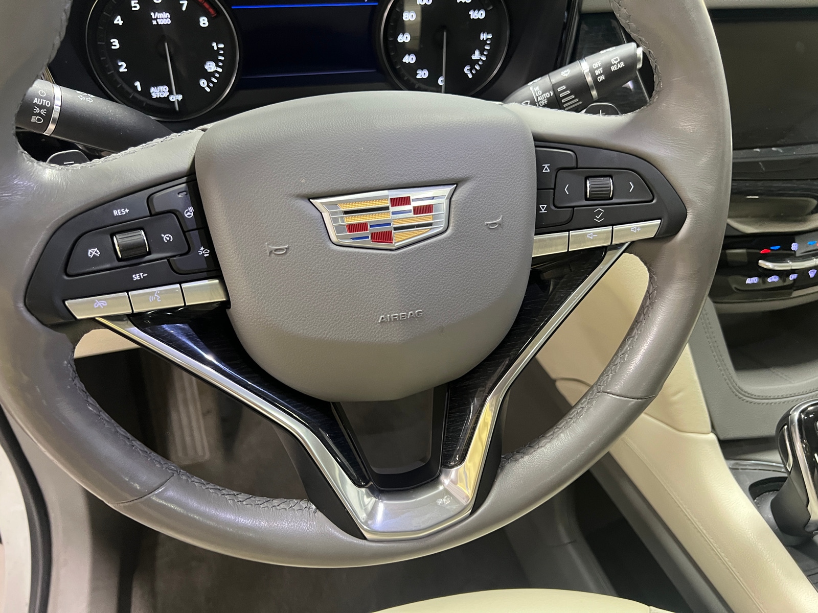Thumbnail: 2020 Cadillac XT6 - 4