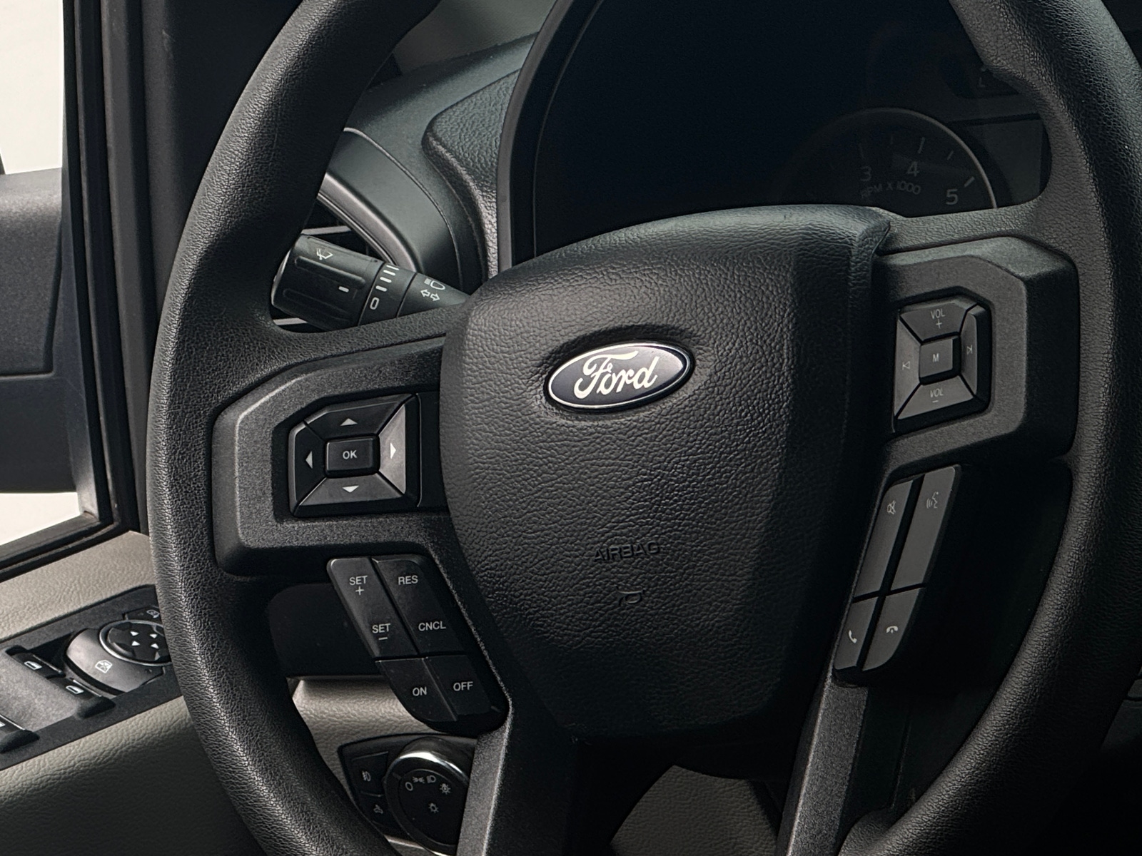 Thumbnail: 2020 Ford Econoline - 5