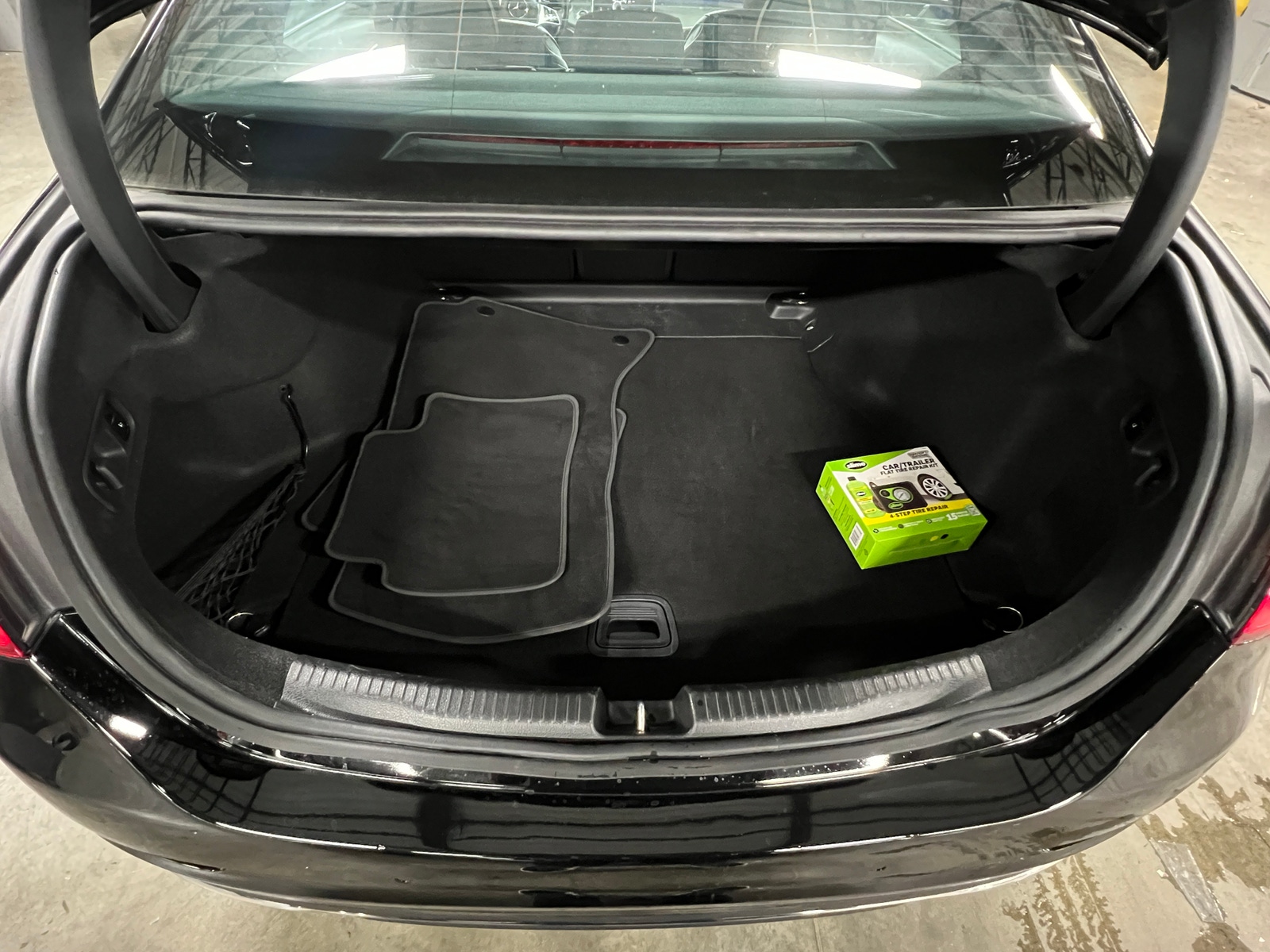 Thumbnail: 2024 Mercedes-Benz C-Class - 6