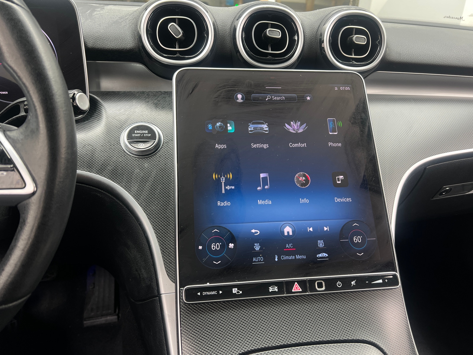 Thumbnail: 2024 Mercedes-Benz C-Class - 3