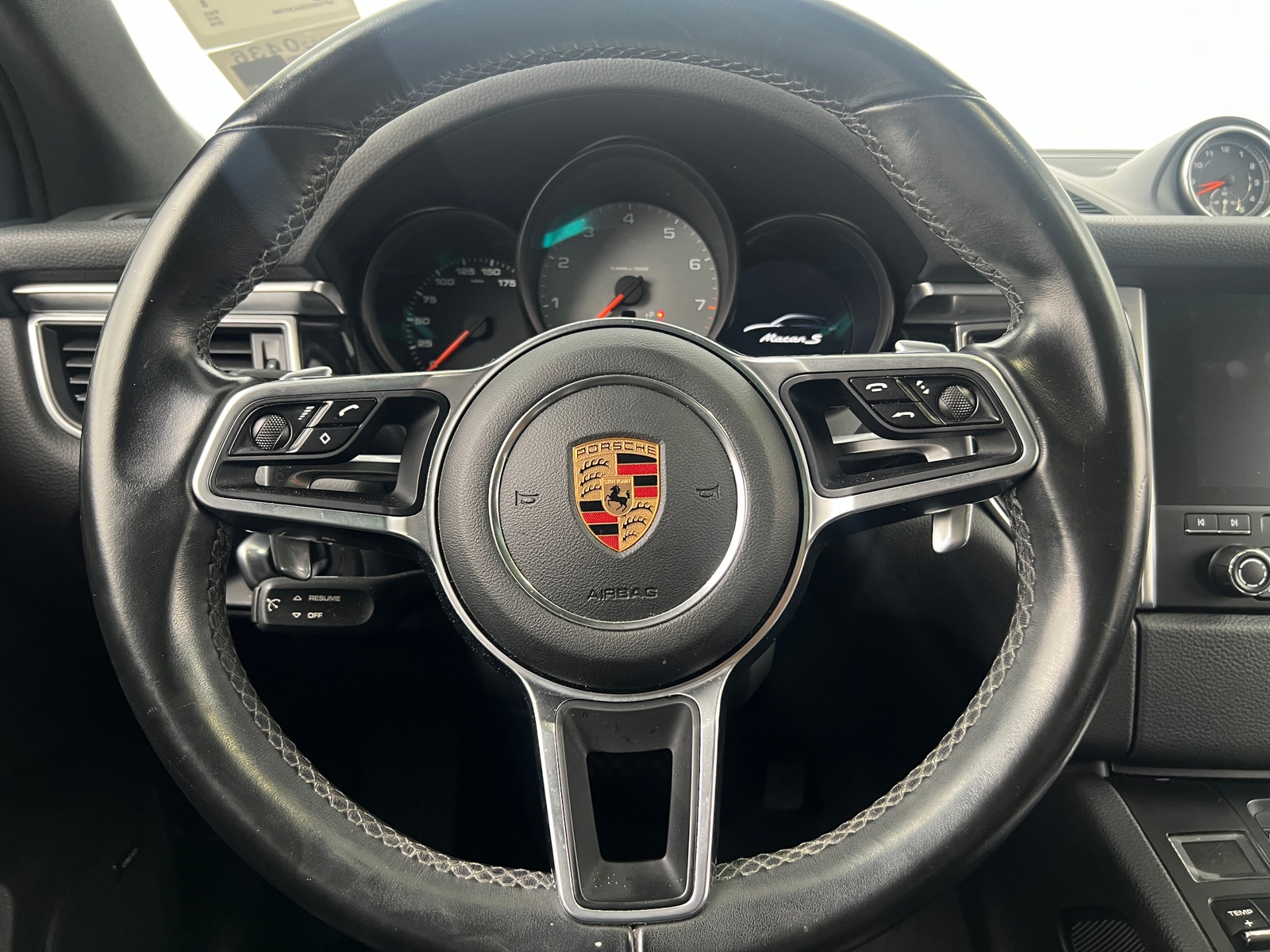 Thumbnail: 2018 Porsche Macan - 4