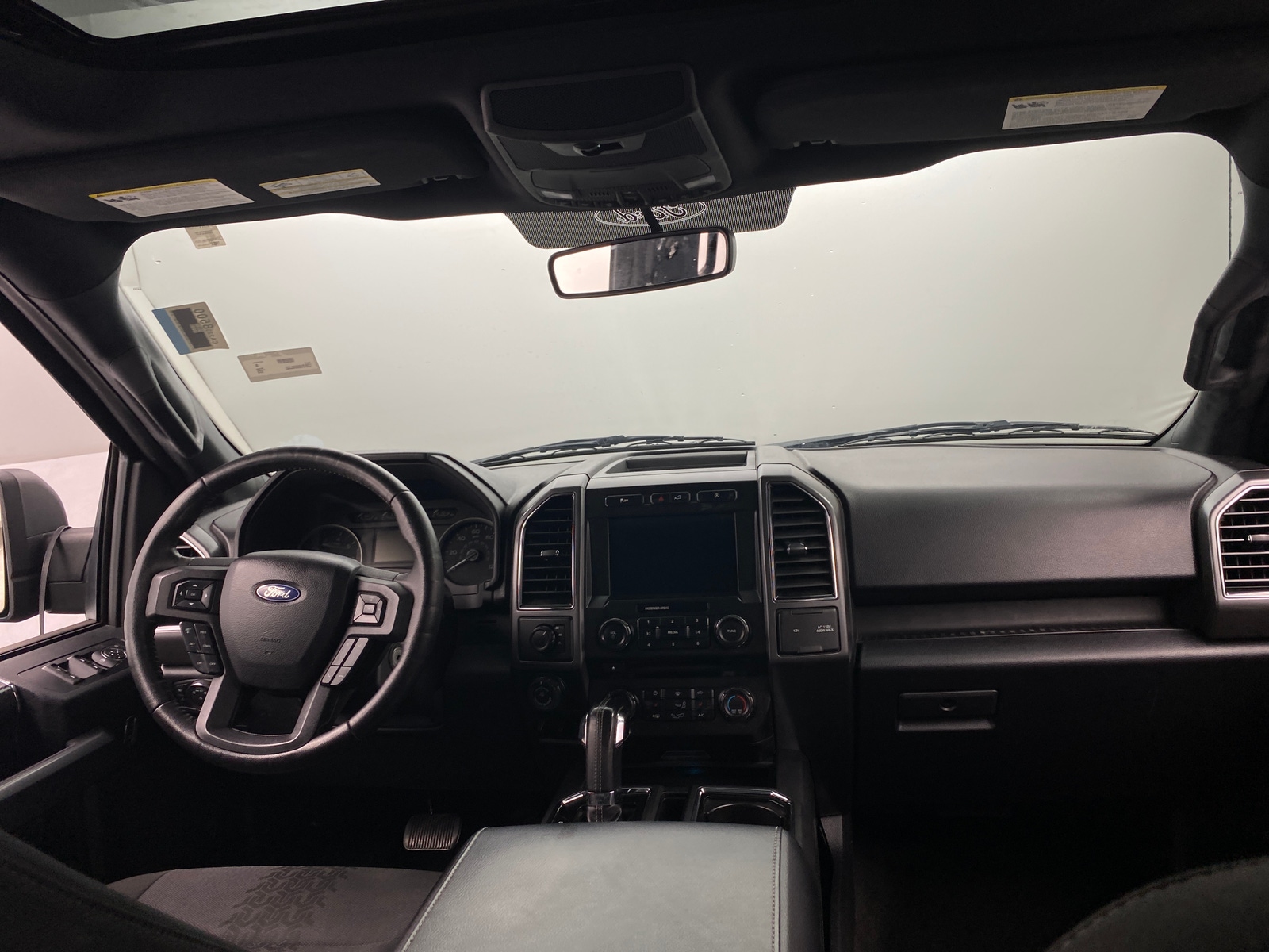 Thumbnail: 2018 Ford Econoline - 3