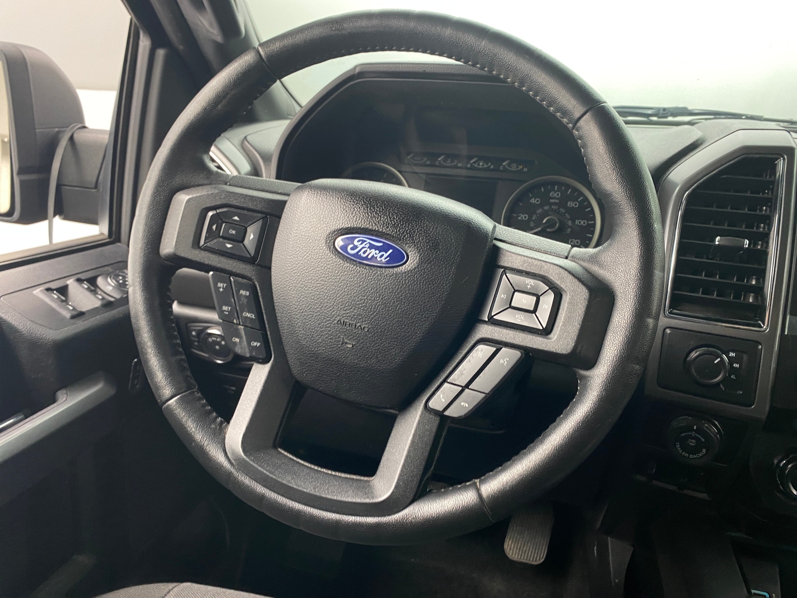 Thumbnail: 2018 Ford Econoline - 5