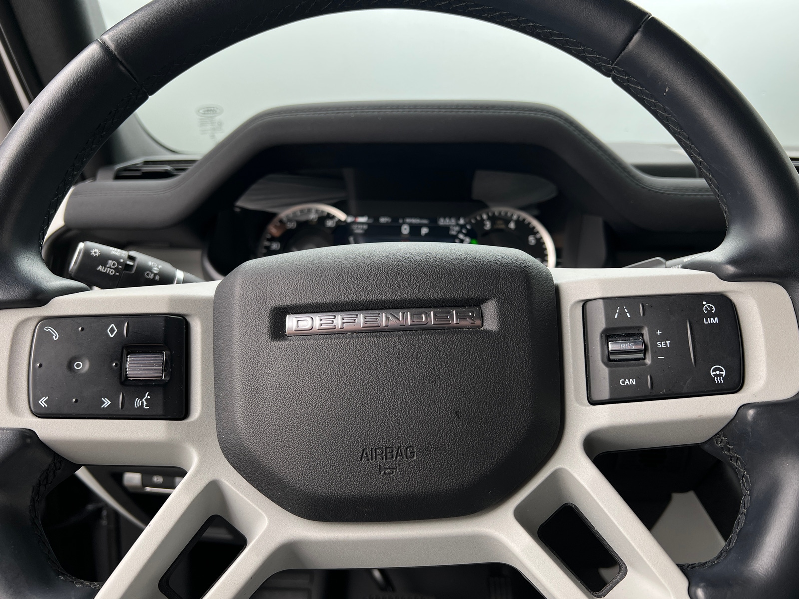 Thumbnail: 2023 Land Rover Defender - 4