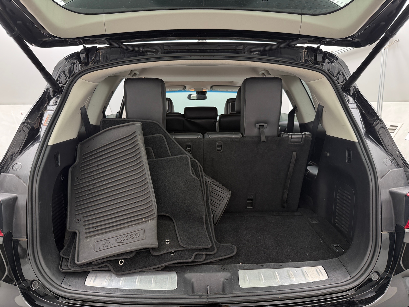 Thumbnail: 2015 INFINITI QX60 - 6