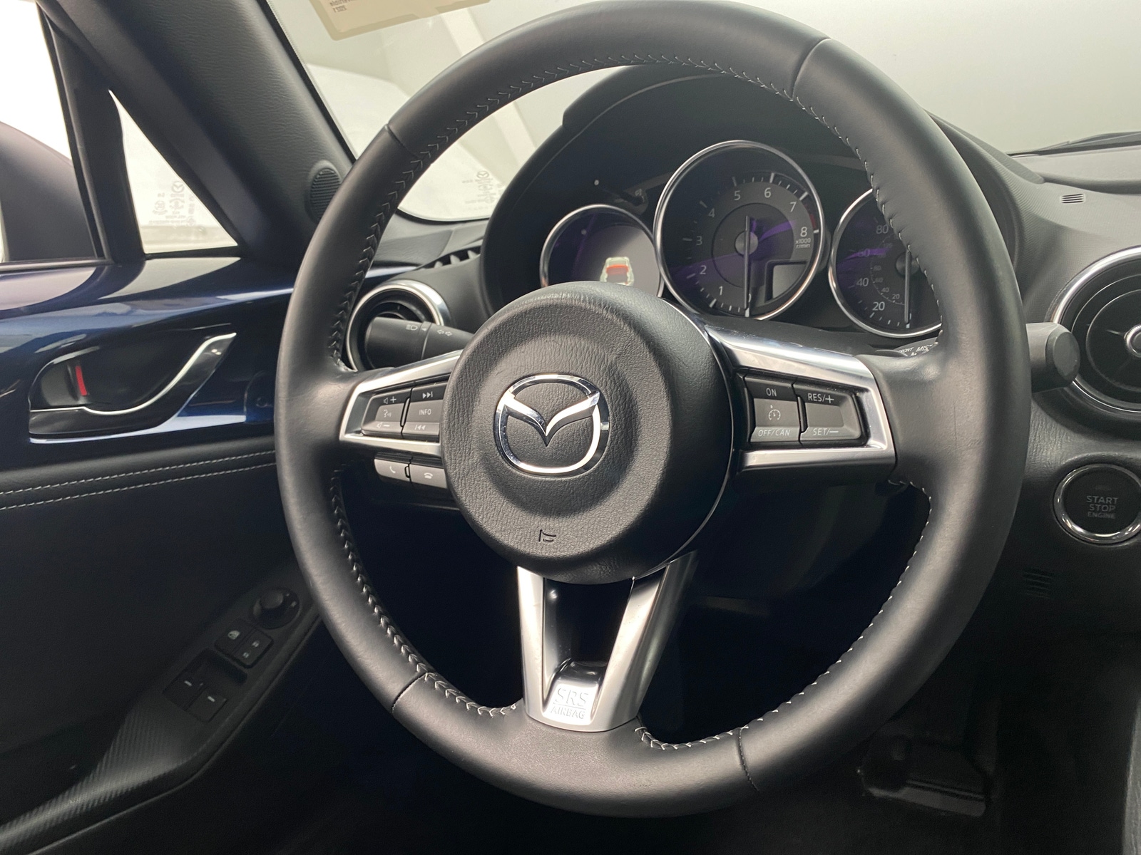 Thumbnail: 2021 Mazda MX-5 Miata - 4