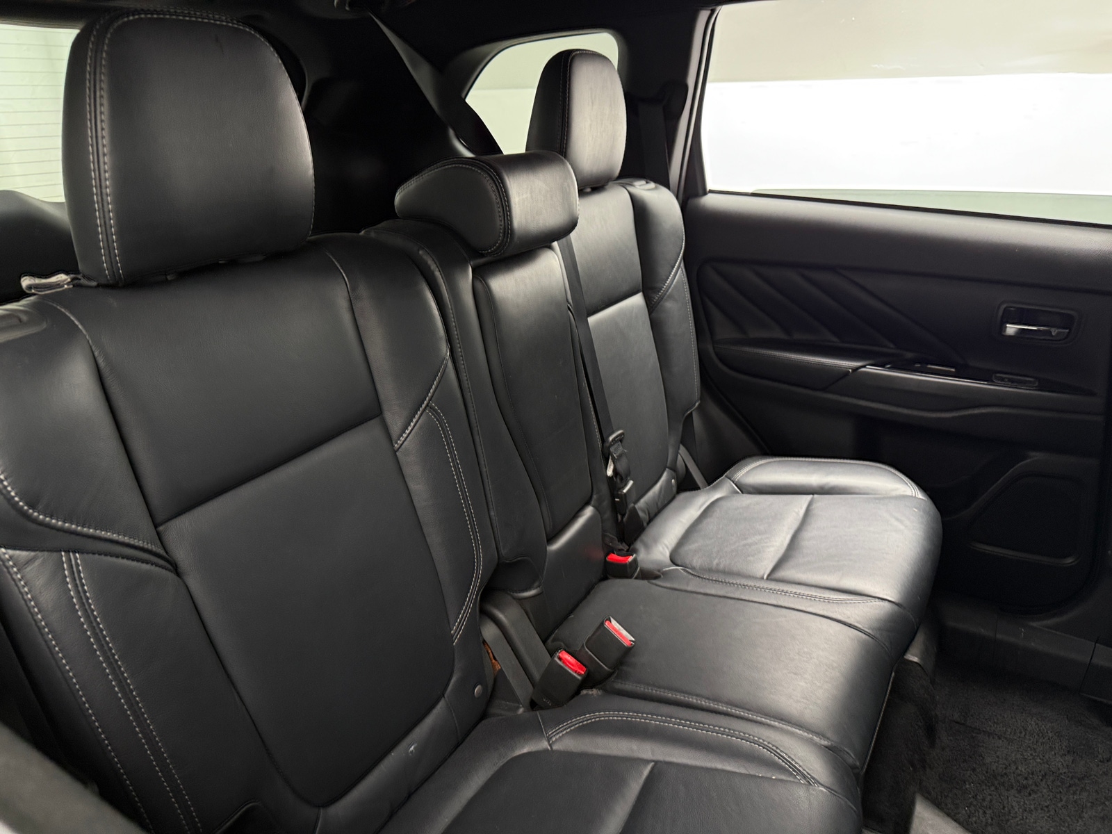 Thumbnail: 2022 Mitsubishi Outlander - 5