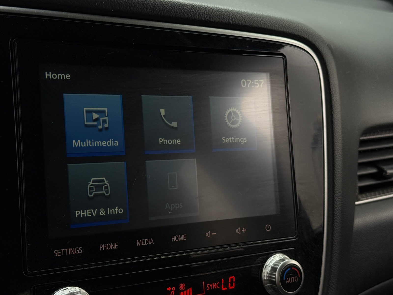 Thumbnail: 2022 Mitsubishi Outlander - 3