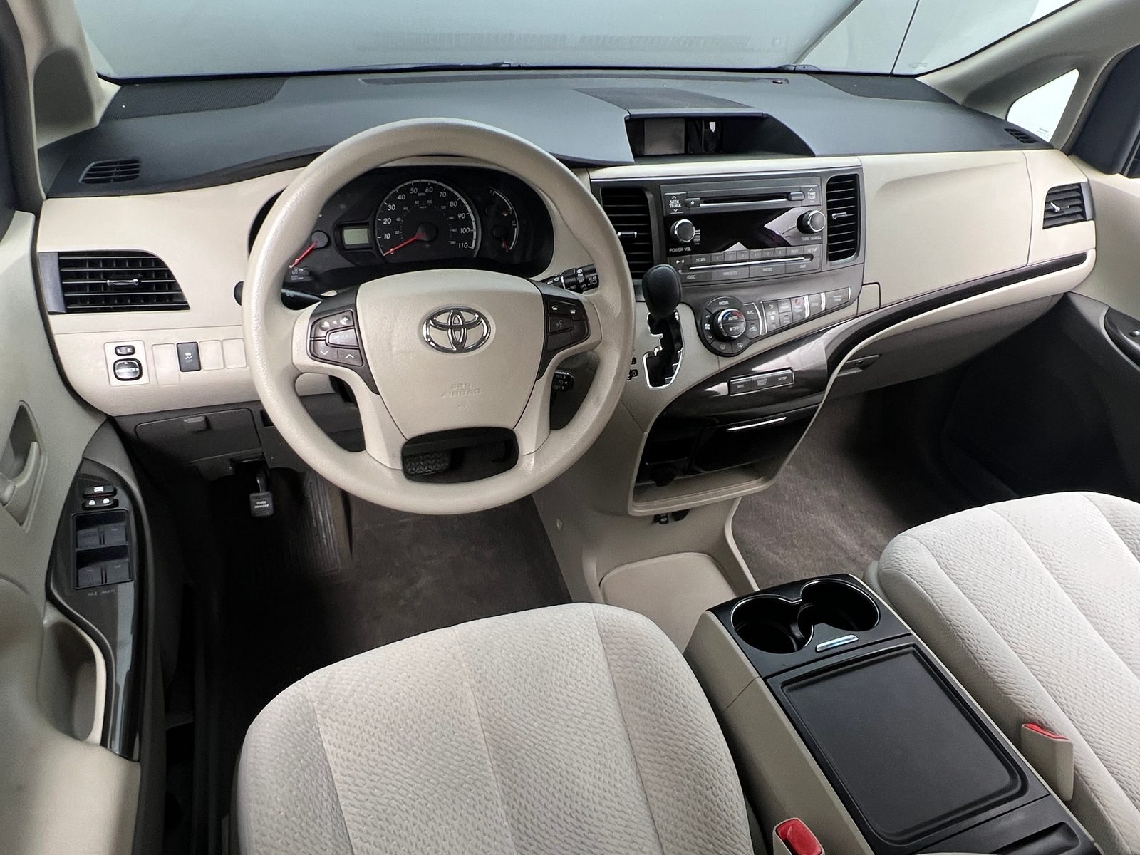 Thumbnail: 2013 Toyota Sienna - 3