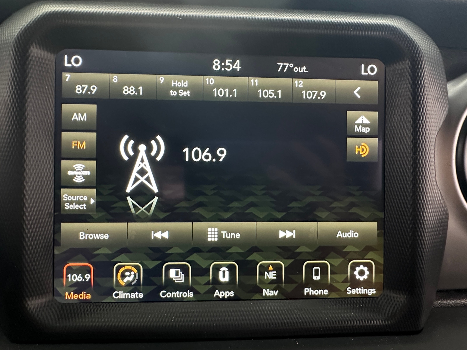 Thumbnail: 2021 Jeep Gladiator - 4