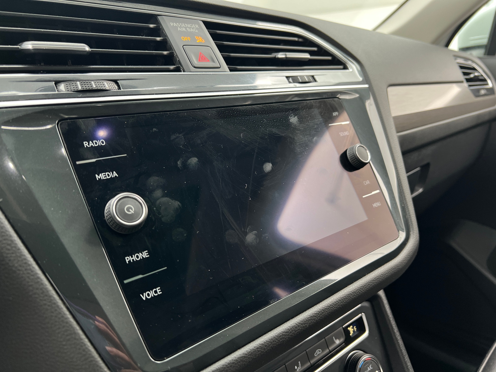 Thumbnail: 2020 Volkswagen Tiguan - 3