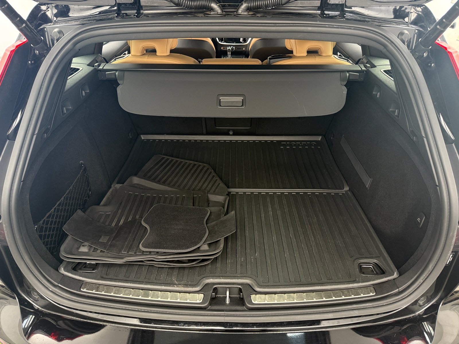 Thumbnail: 2020 Volvo V60 - 6