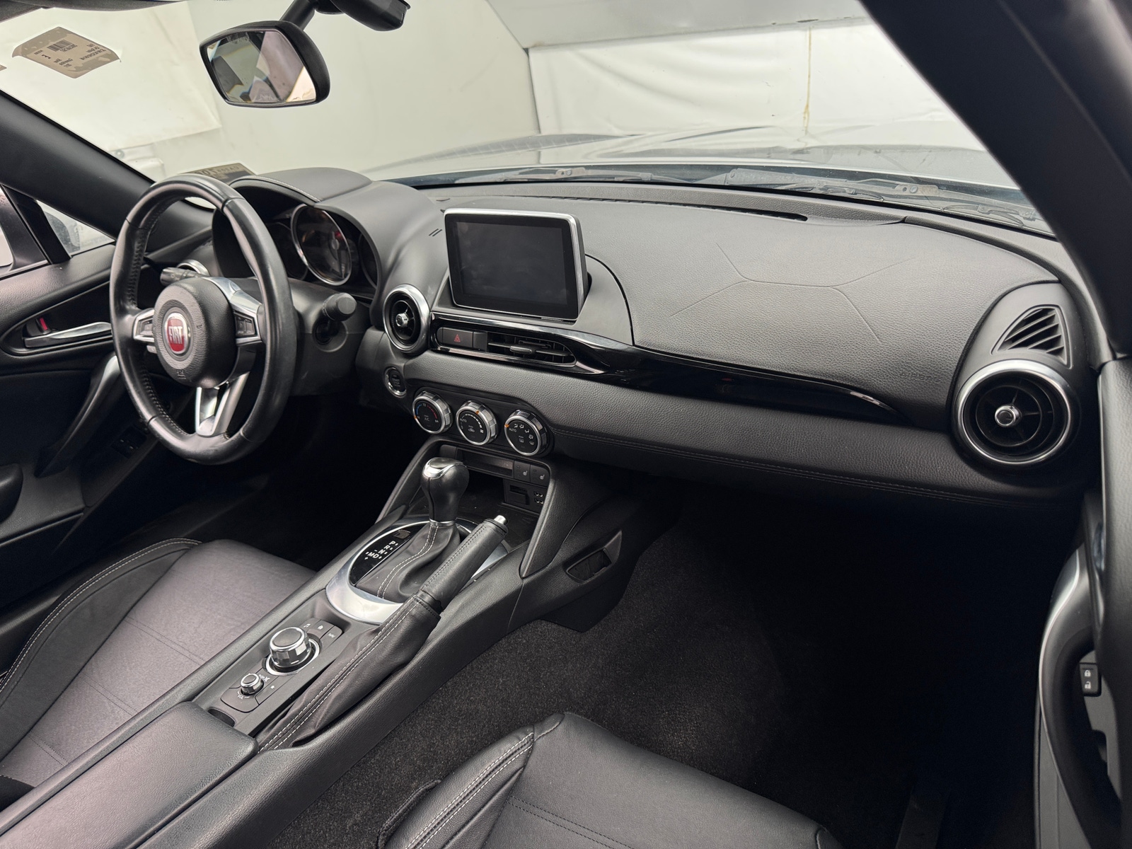 Thumbnail: 2017 Fiat 124 Spider - 2
