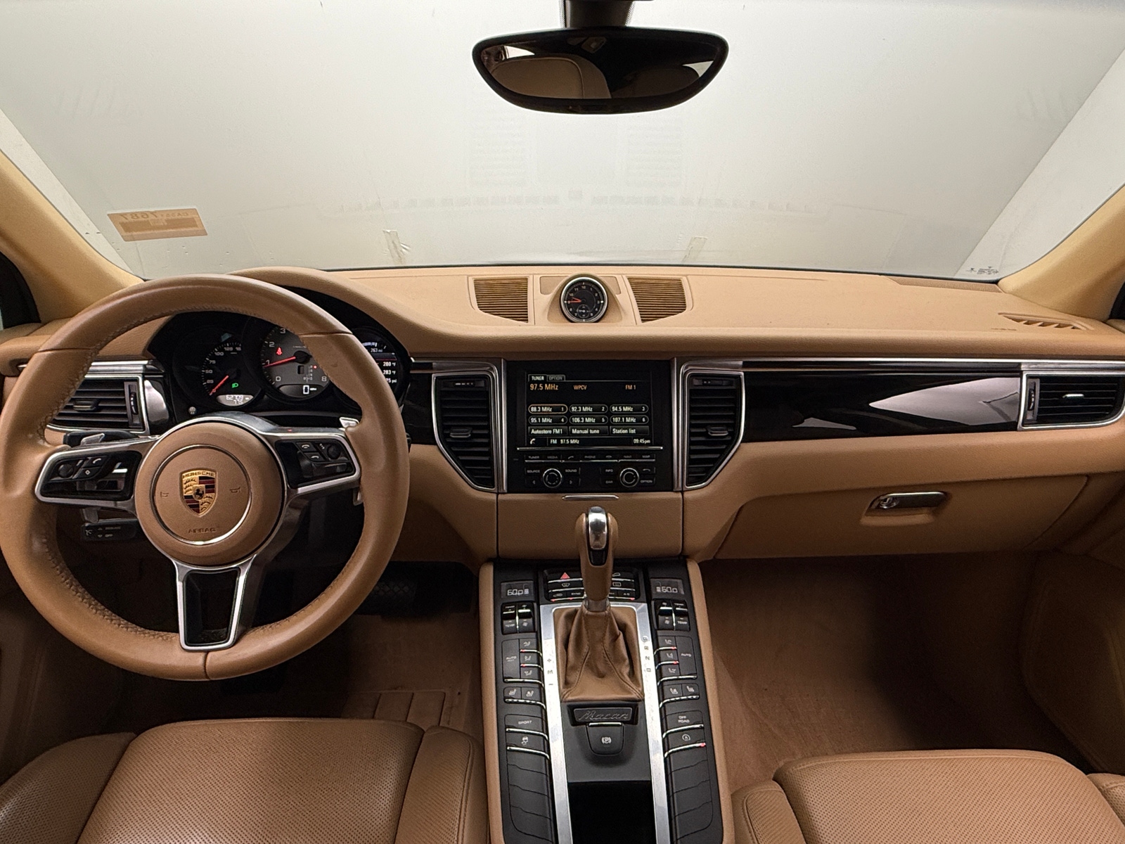 Thumbnail: 2016 Porsche Macan - 2