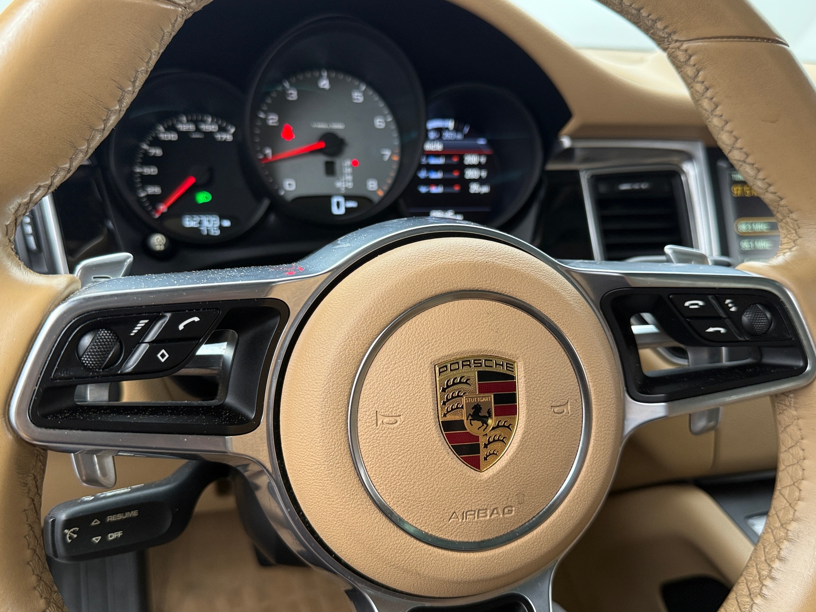 Thumbnail: 2016 Porsche Macan - 4