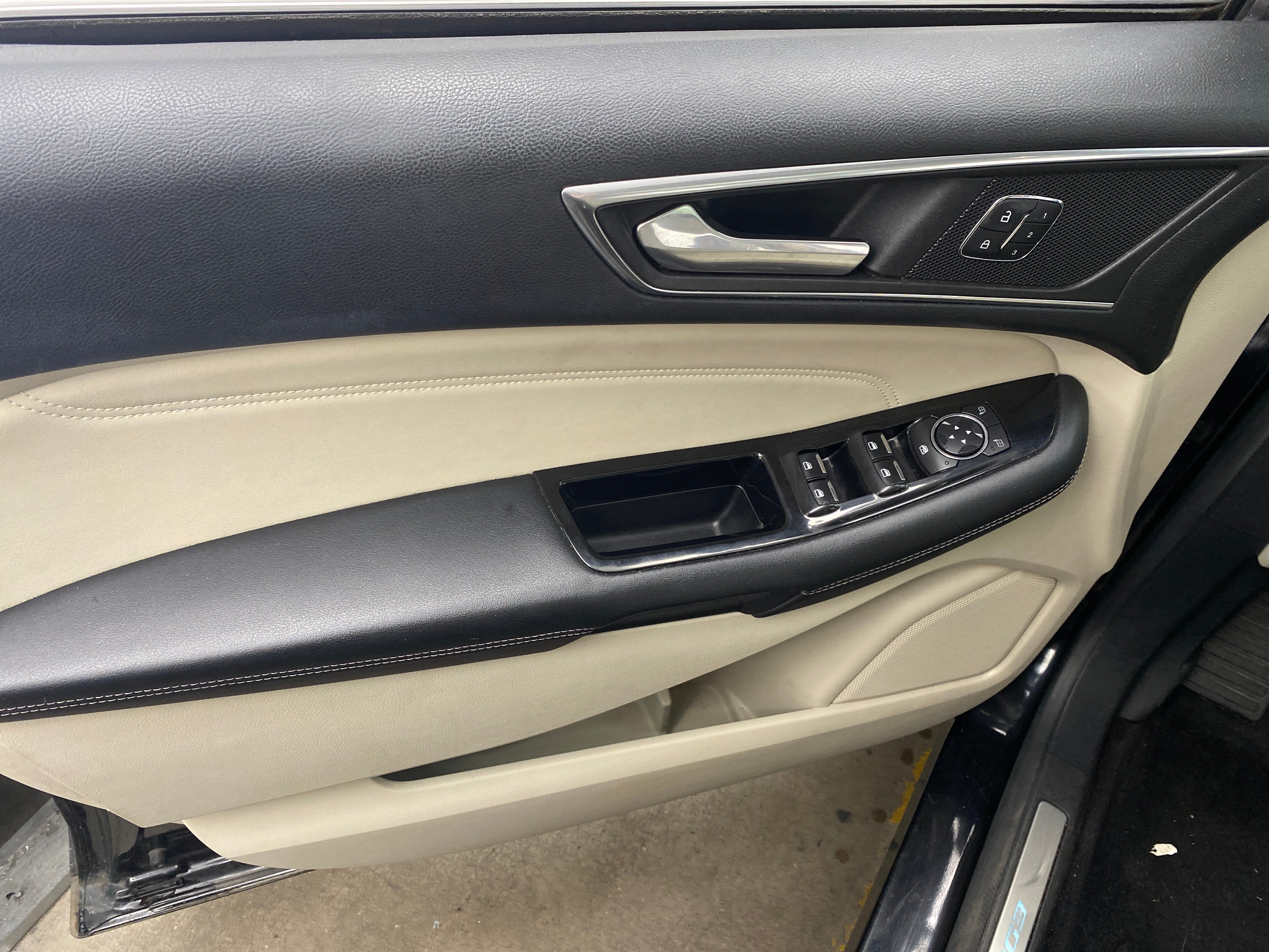 2016 Ford Edge