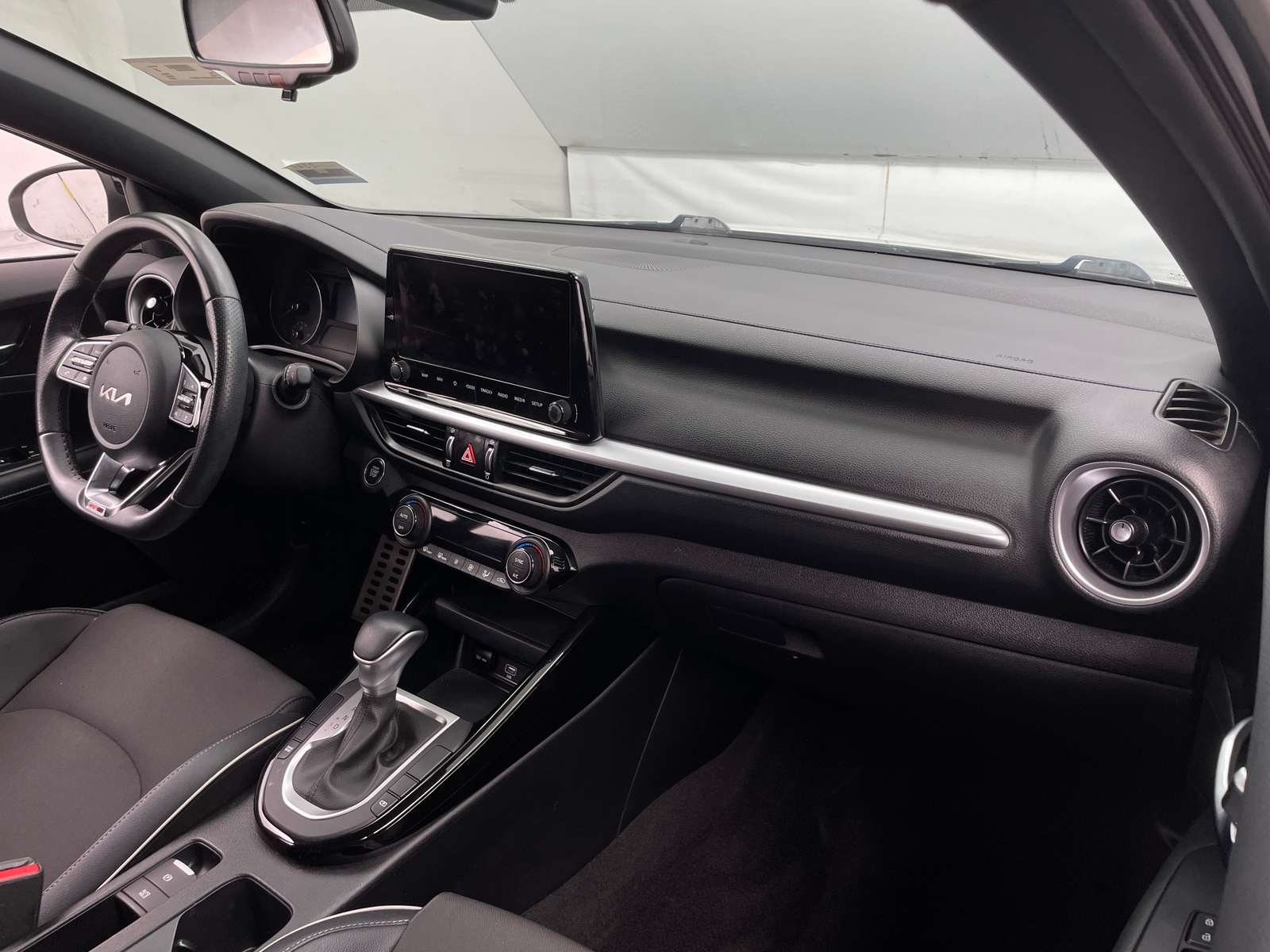 Thumbnail: 2024 Kia Forte - 3