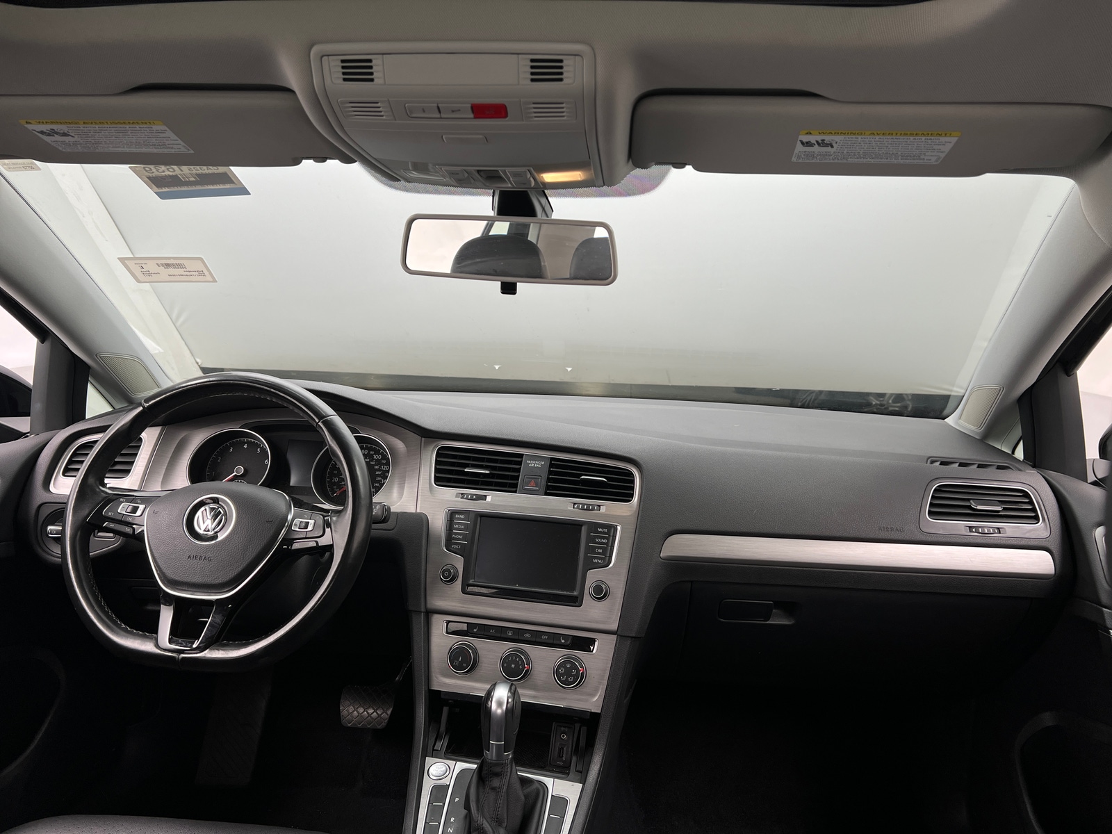 Thumbnail: 2017 Volkswagen Golf - 3