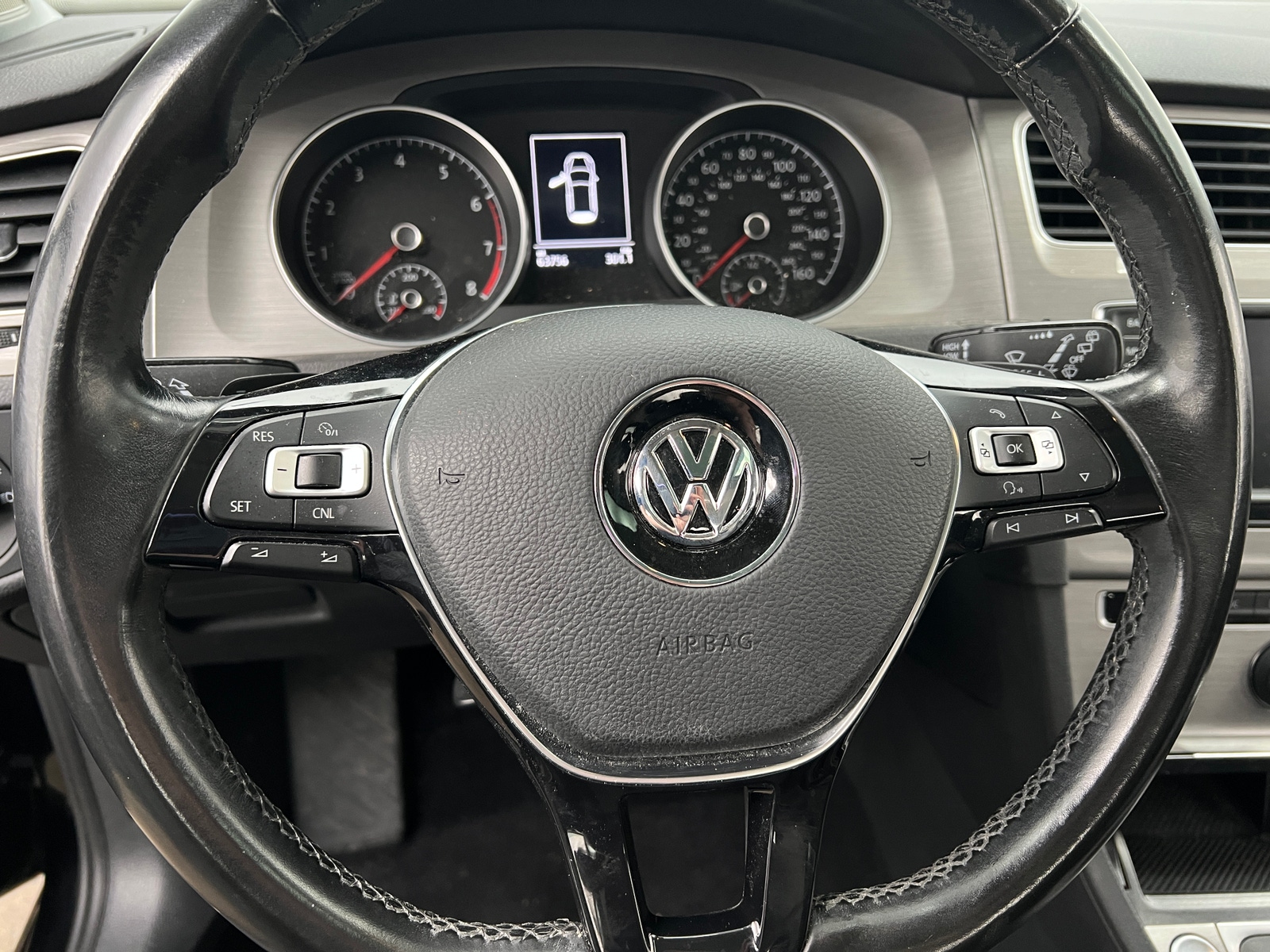 Thumbnail: 2017 Volkswagen Golf - 5