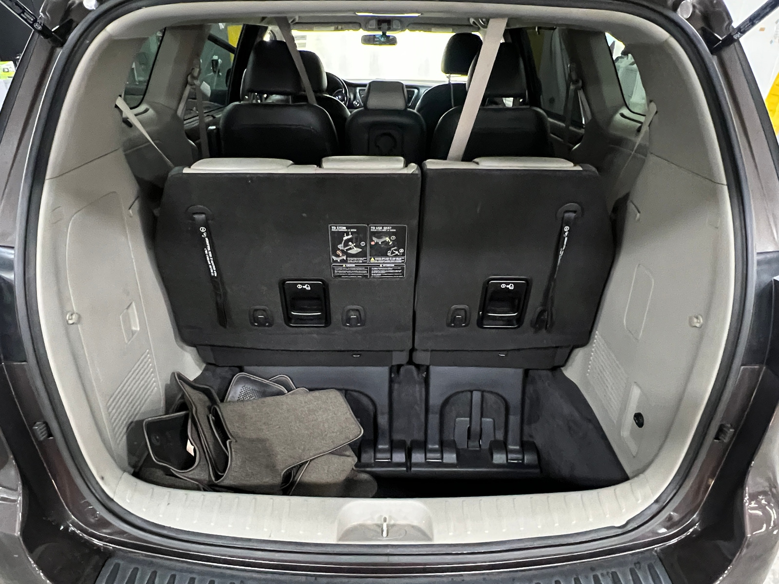 Thumbnail: 2017 Kia Sedona - 6