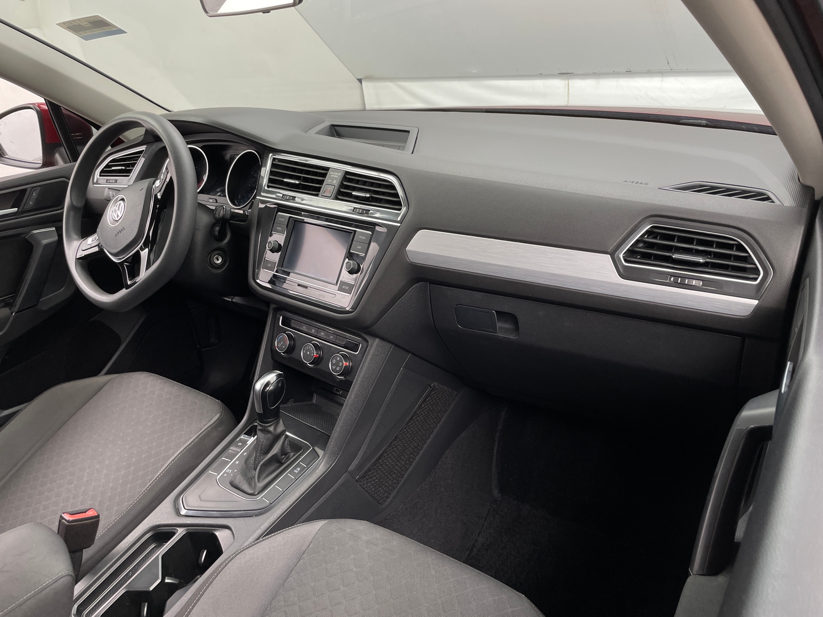 Thumbnail: 2019 Volkswagen Tiguan - 3