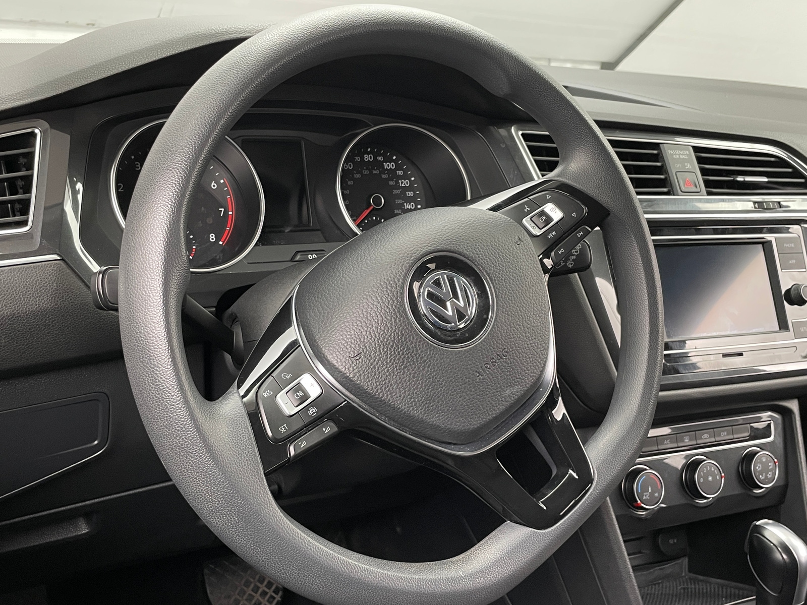 Thumbnail: 2019 Volkswagen Tiguan - 5
