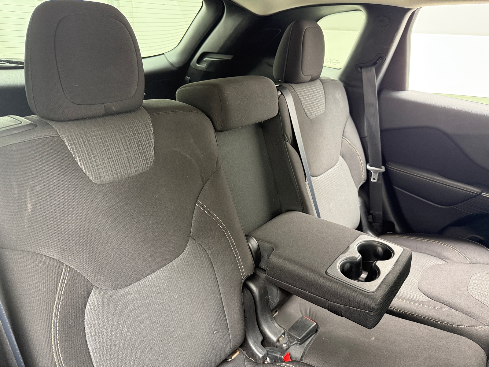Thumbnail: 2016 Jeep Cherokee - 6