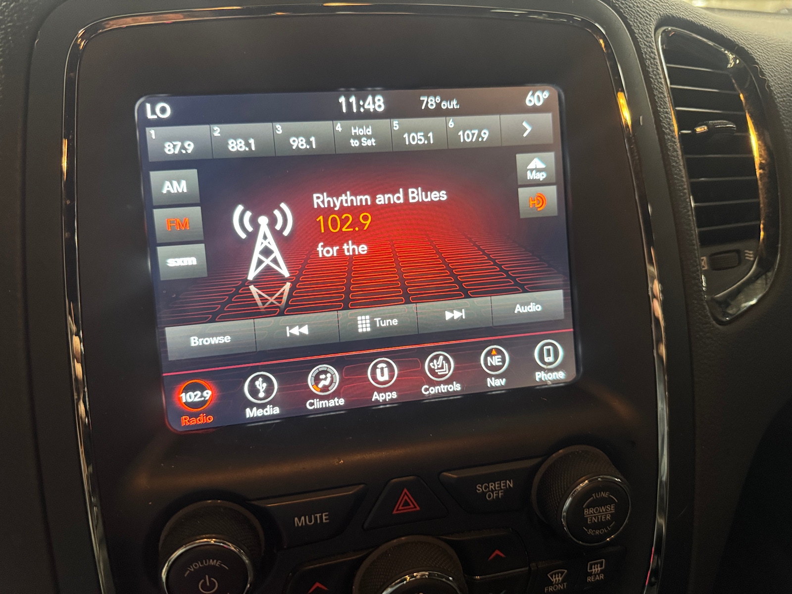 Thumbnail: 2018 Dodge Durango - 3