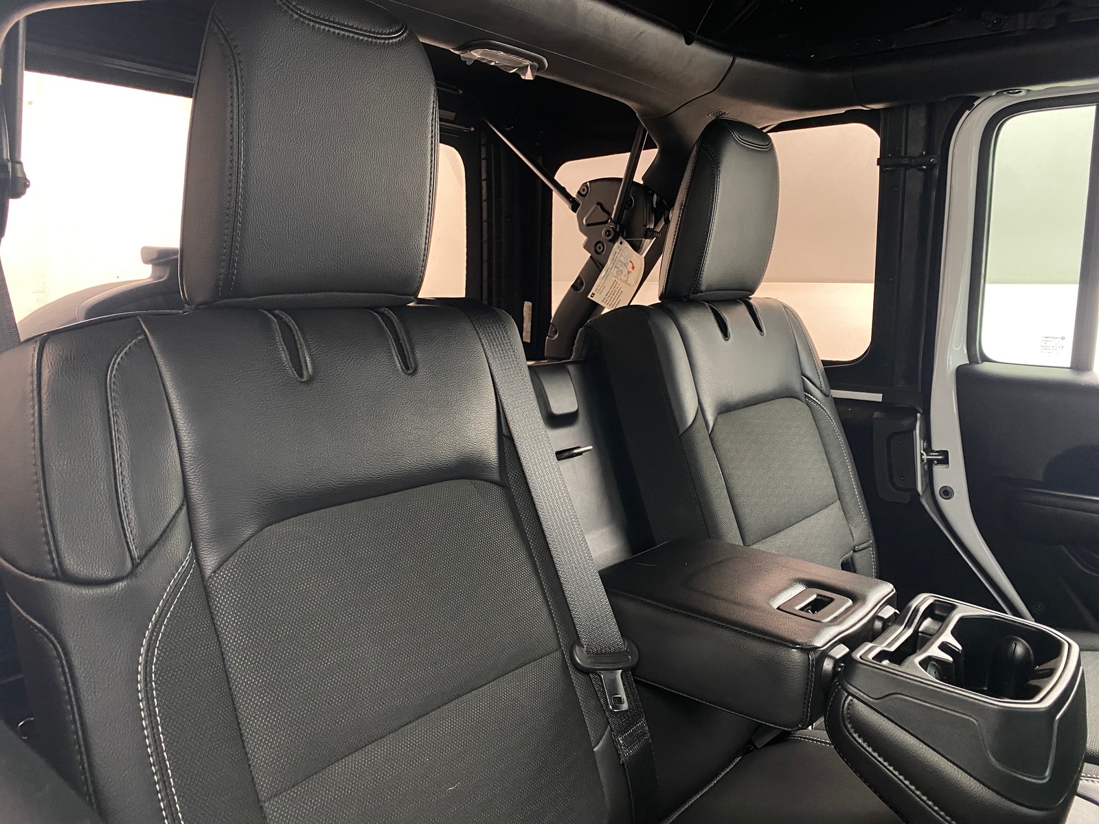 Thumbnail: 2020 Jeep Wrangler - 5