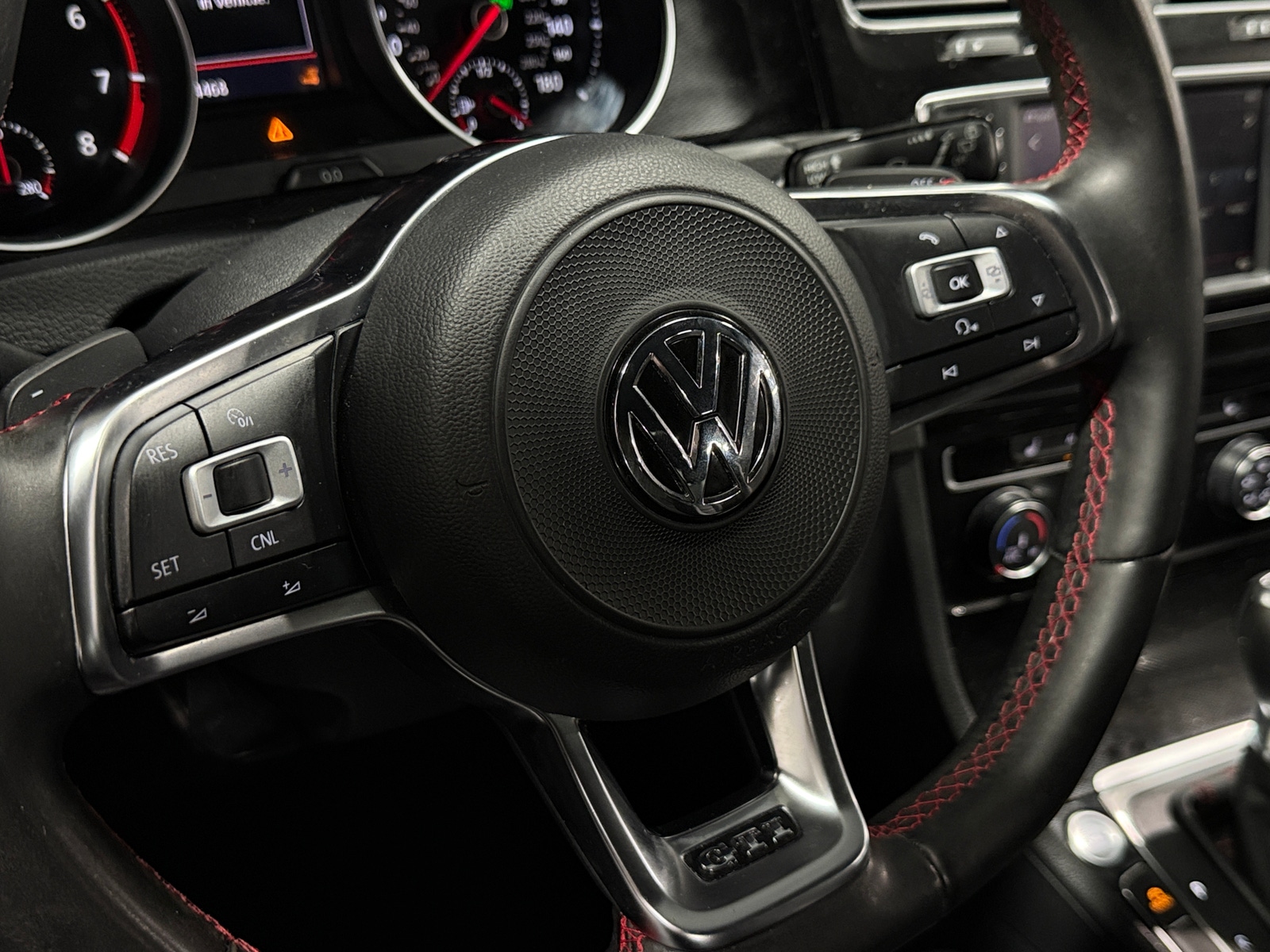 Thumbnail: 2017 Volkswagen Golf - 5