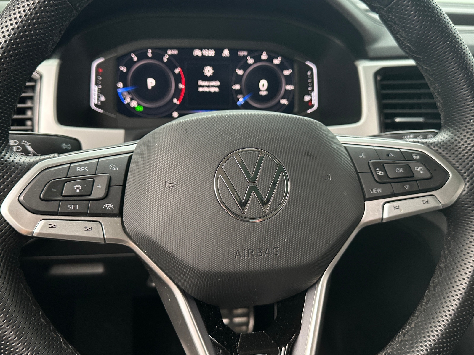 Thumbnail: 2023 Volkswagen Atlas - 4