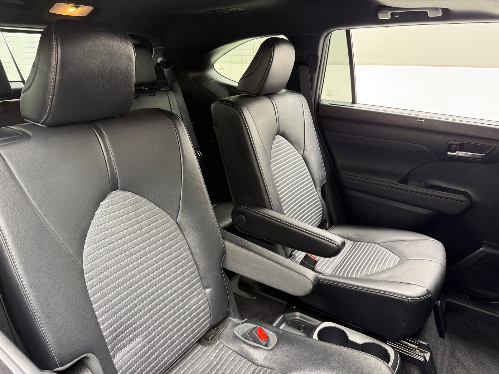 Thumbnail: 2021 Toyota Highlander - 5