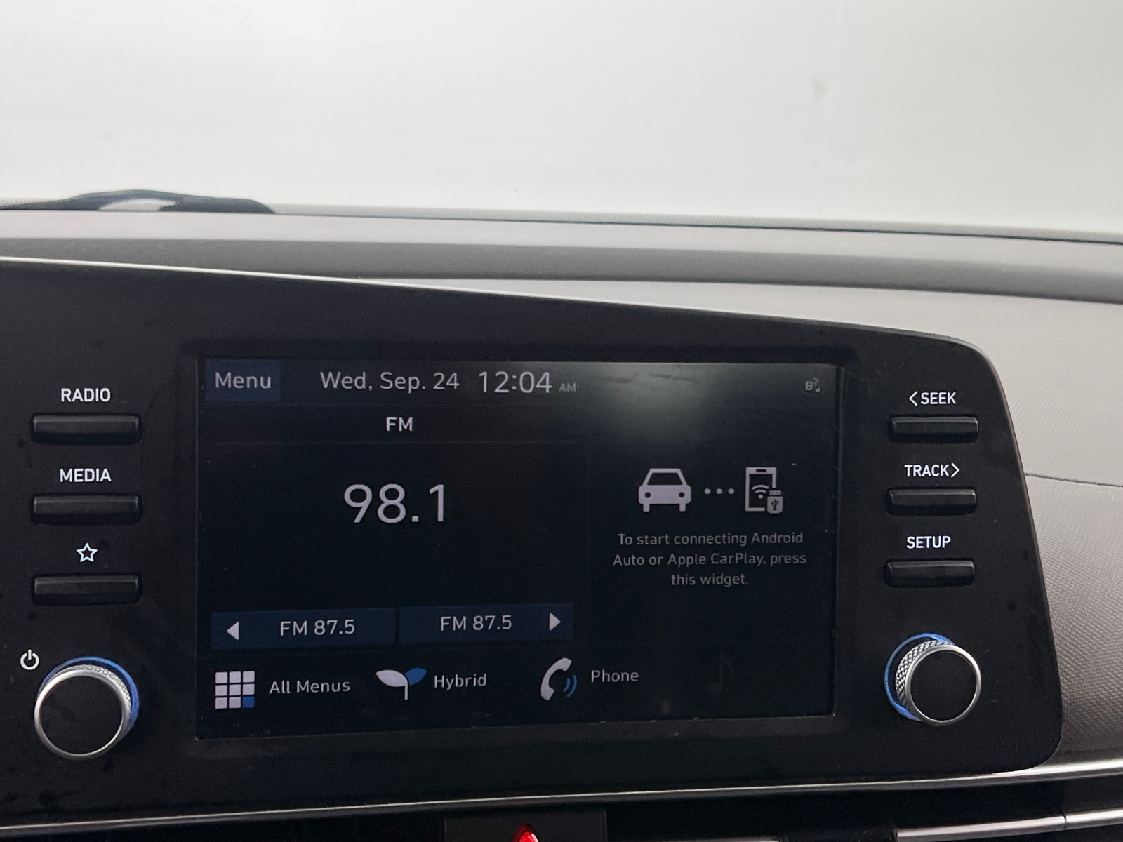 Thumbnail: 2023 Hyundai Elantra - 4