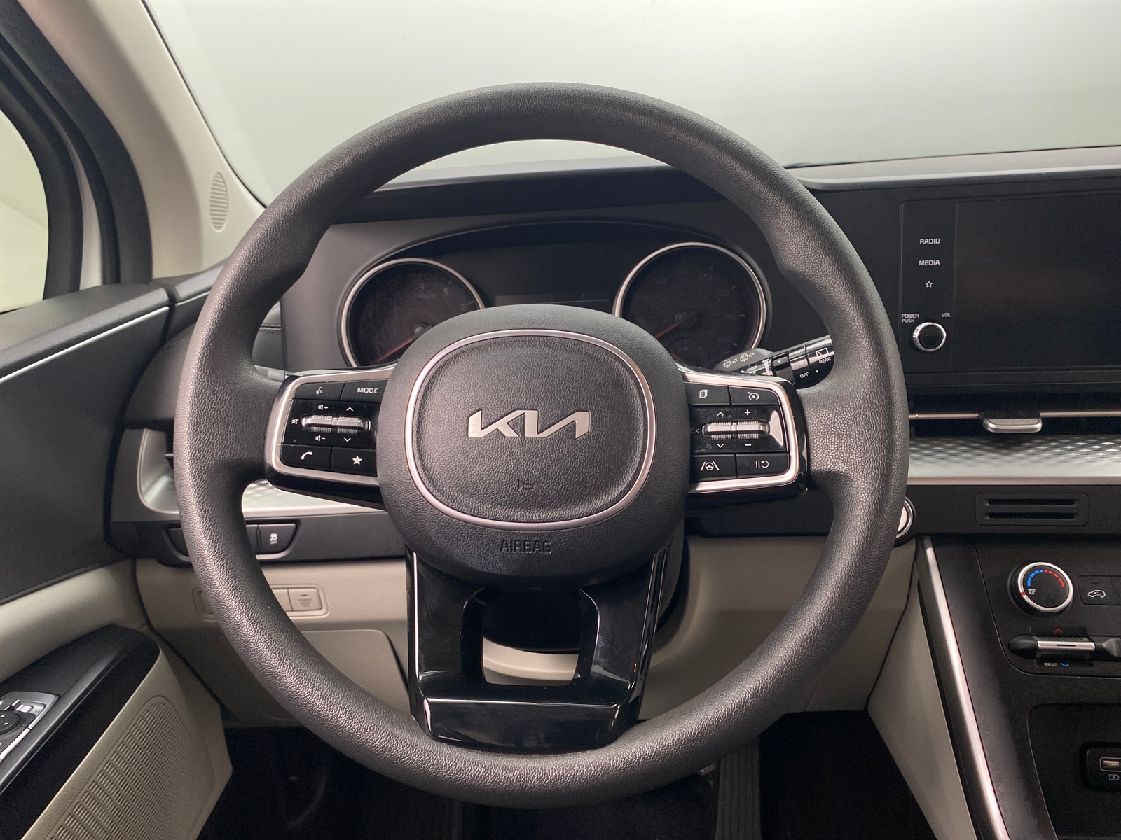 Thumbnail: 2022 Kia Carnival - 5