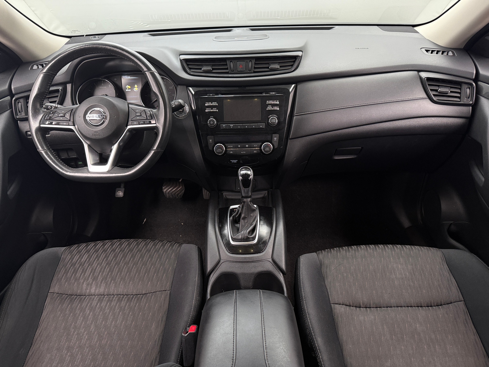 Thumbnail: 2017 Nissan Rogue - 3