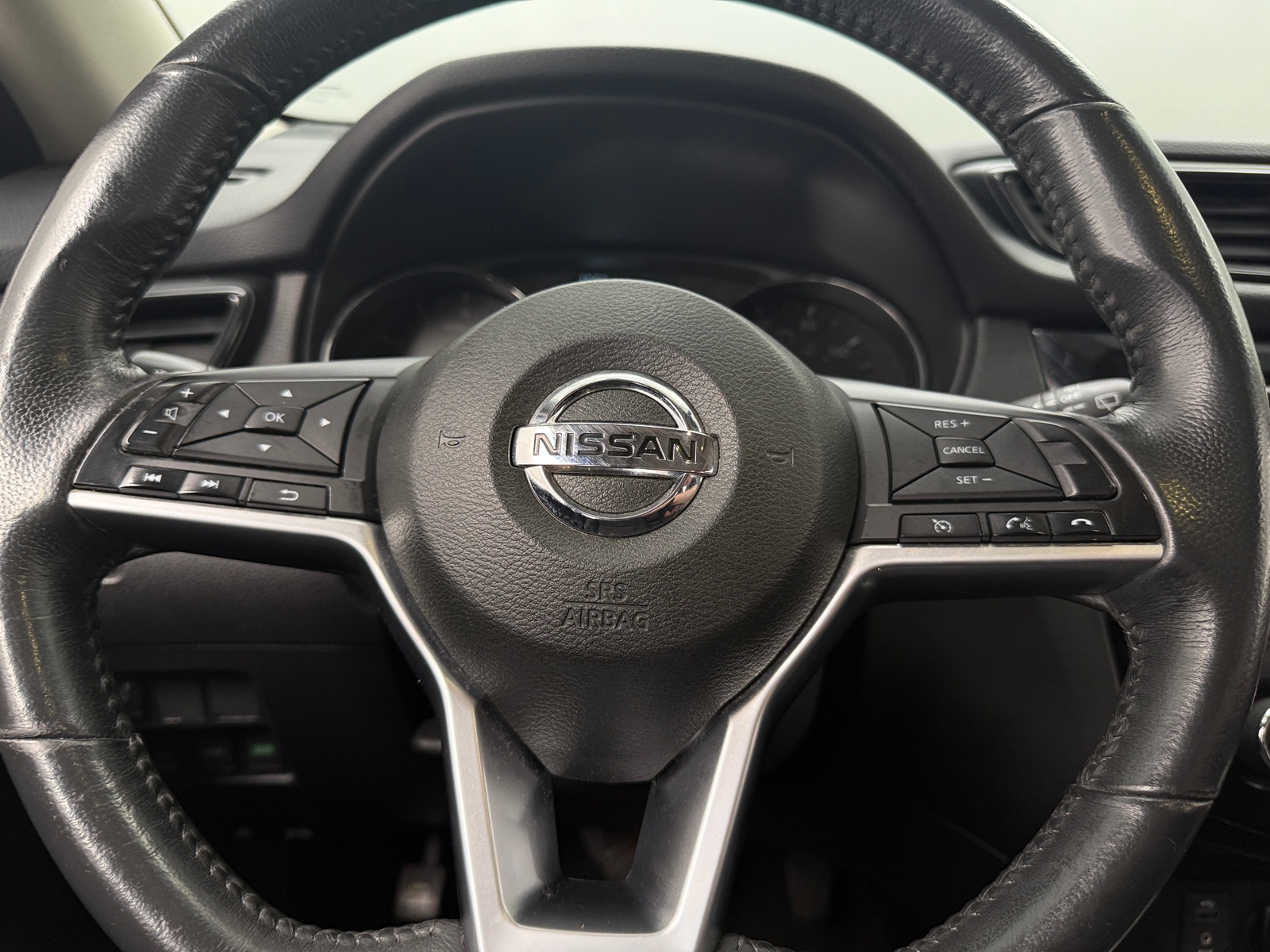 Thumbnail: 2017 Nissan Rogue - 5