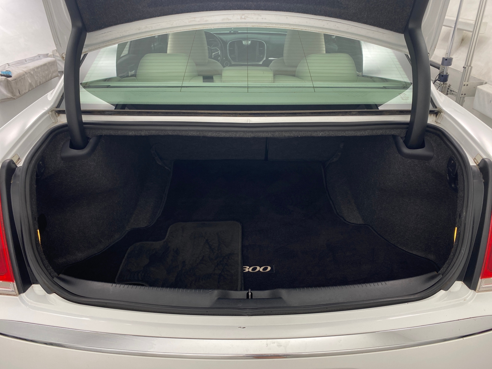 Thumbnail: 2016 Chrysler 300 - 6