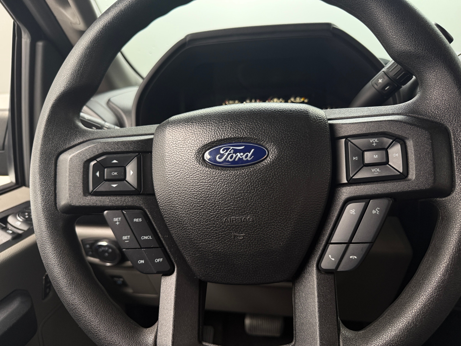 Thumbnail: 2018 Ford Econoline - 5
