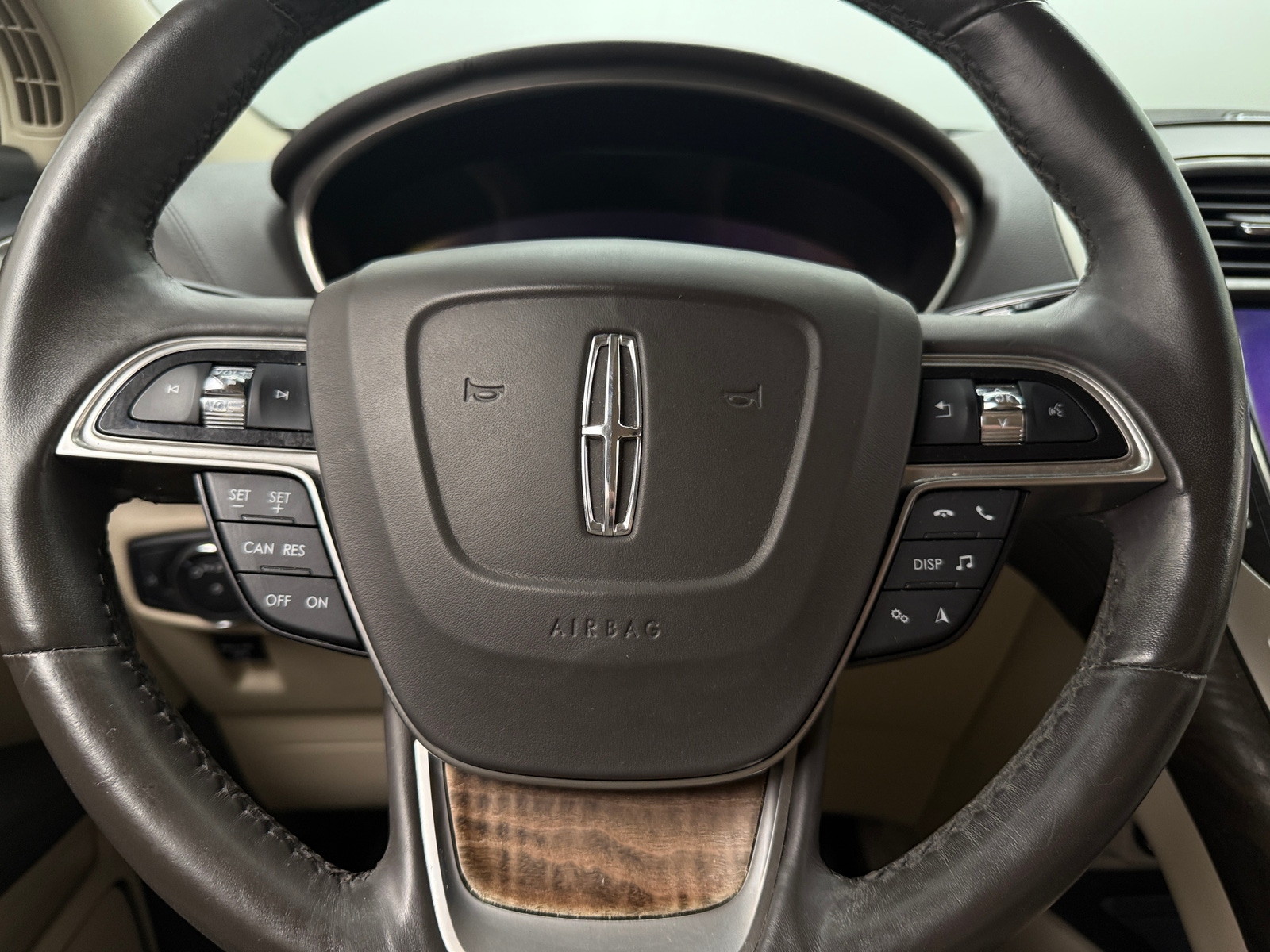 Thumbnail: 2019 Lincoln Nautilus - 4